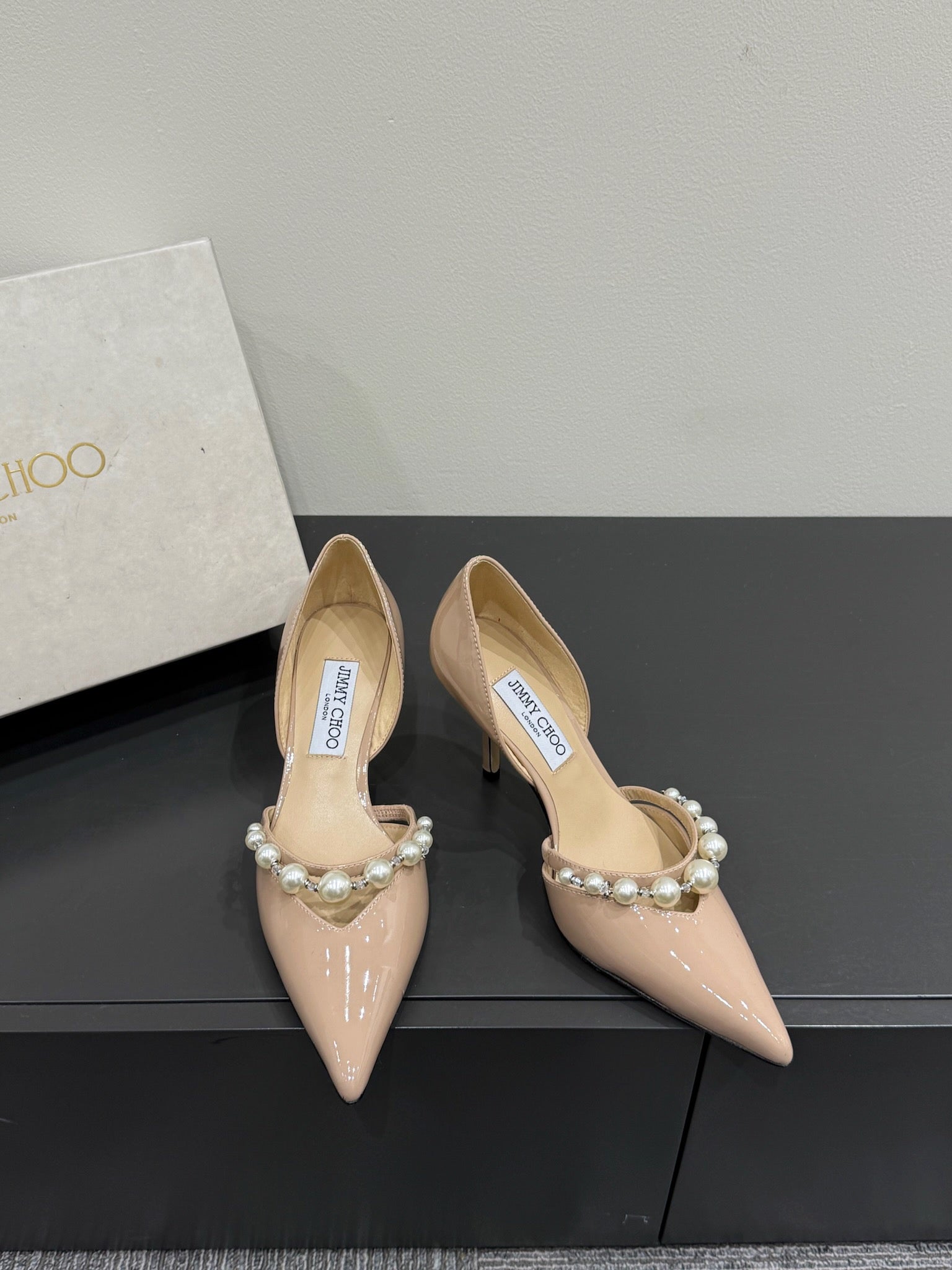 Jimmy Aureli Pearl-embellished Pumps 65mm Beige Patent Leather 420138