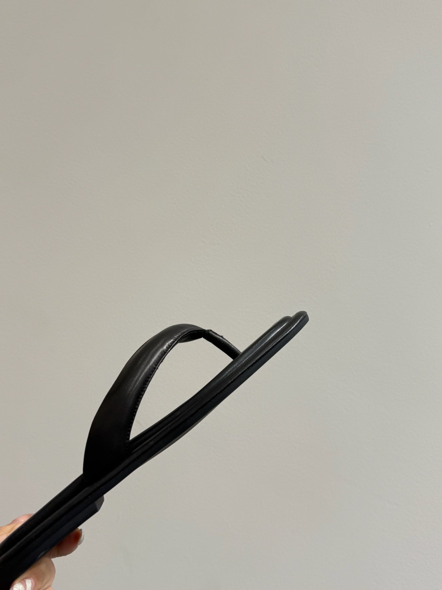 The Row Thong Sandal Black Sheepskin 337477