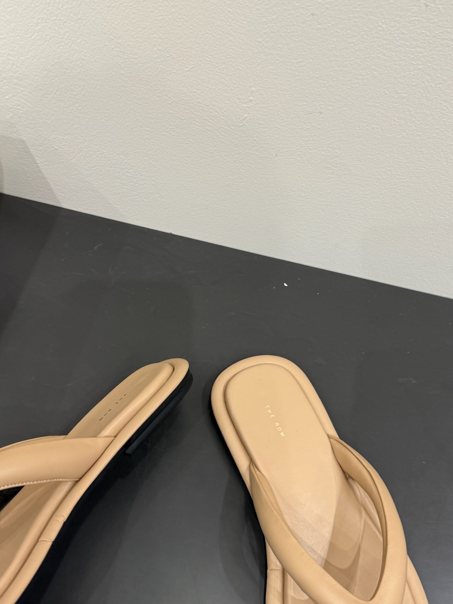 The Row Thong Sandal Beige Sheepskin 337478