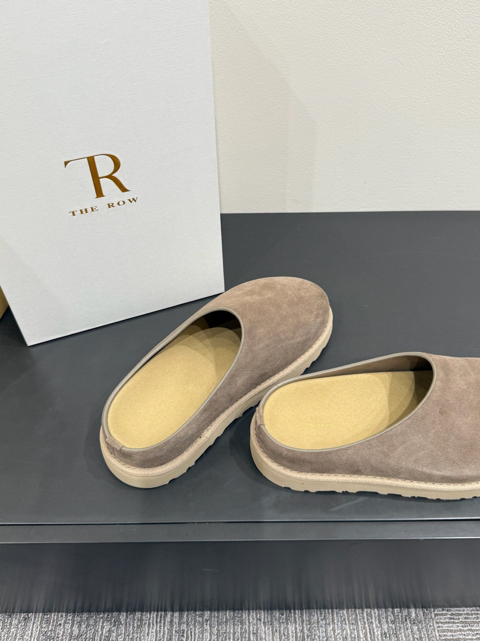 The Row Toe Slippers Taupe Cow Suede 337484