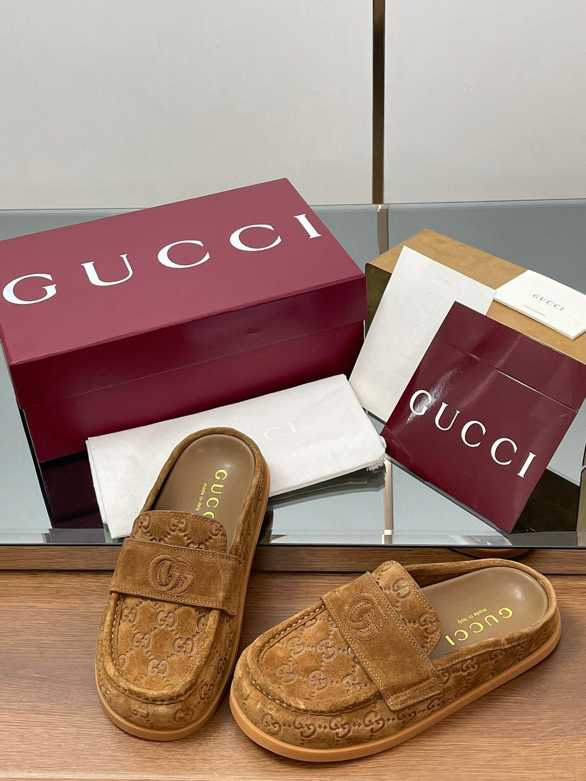 Gucci 26s Celia Mules Camel GG Suede 156842