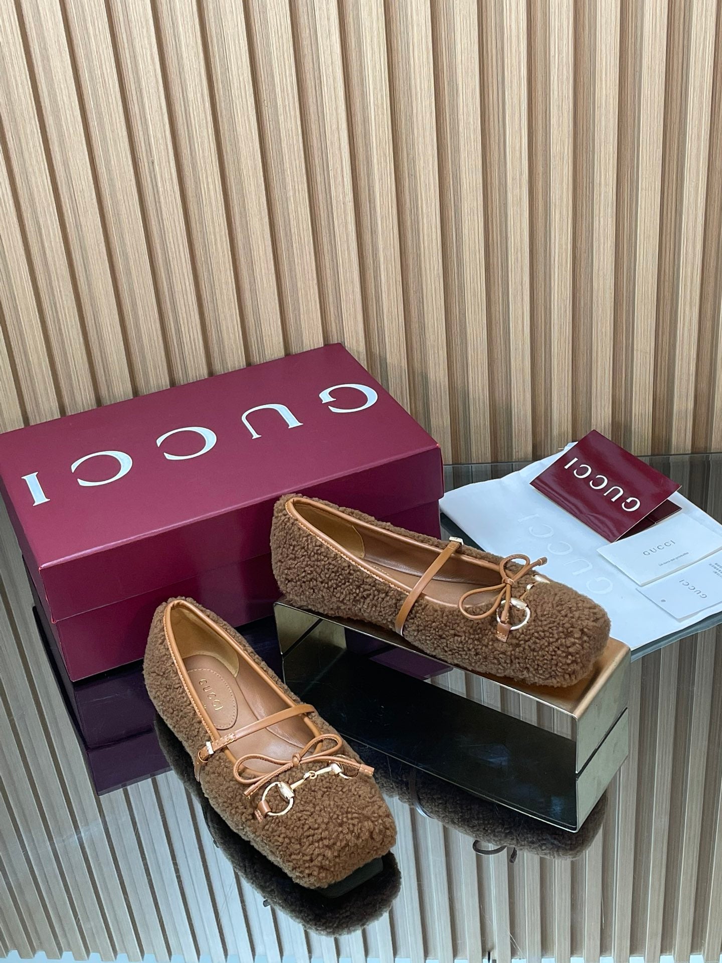 Gucci 26 Ballet Full Caramel Calfskin Wool 562992