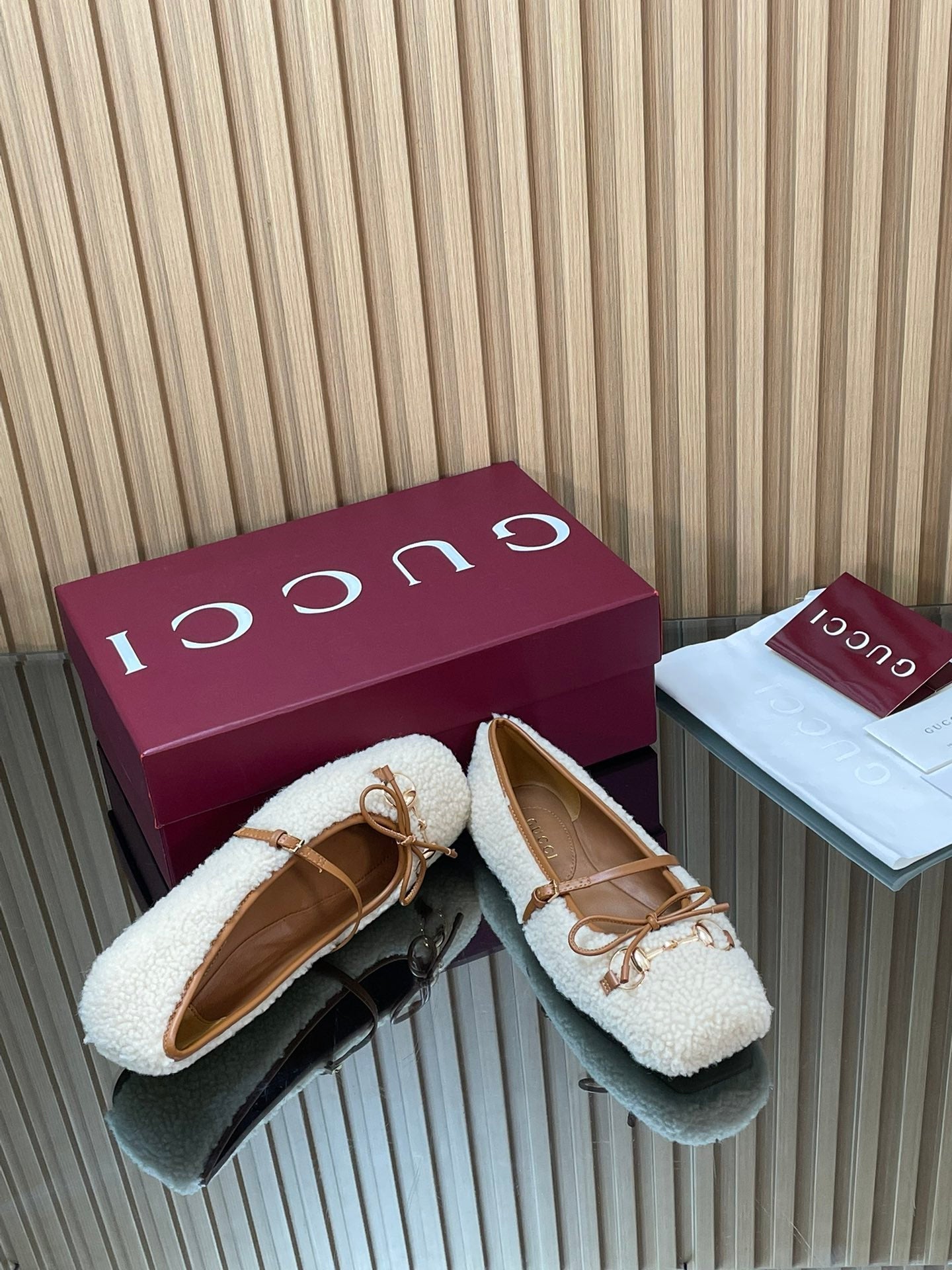 Gucci 26 Ballet Caramel Calfskin Wool 562993