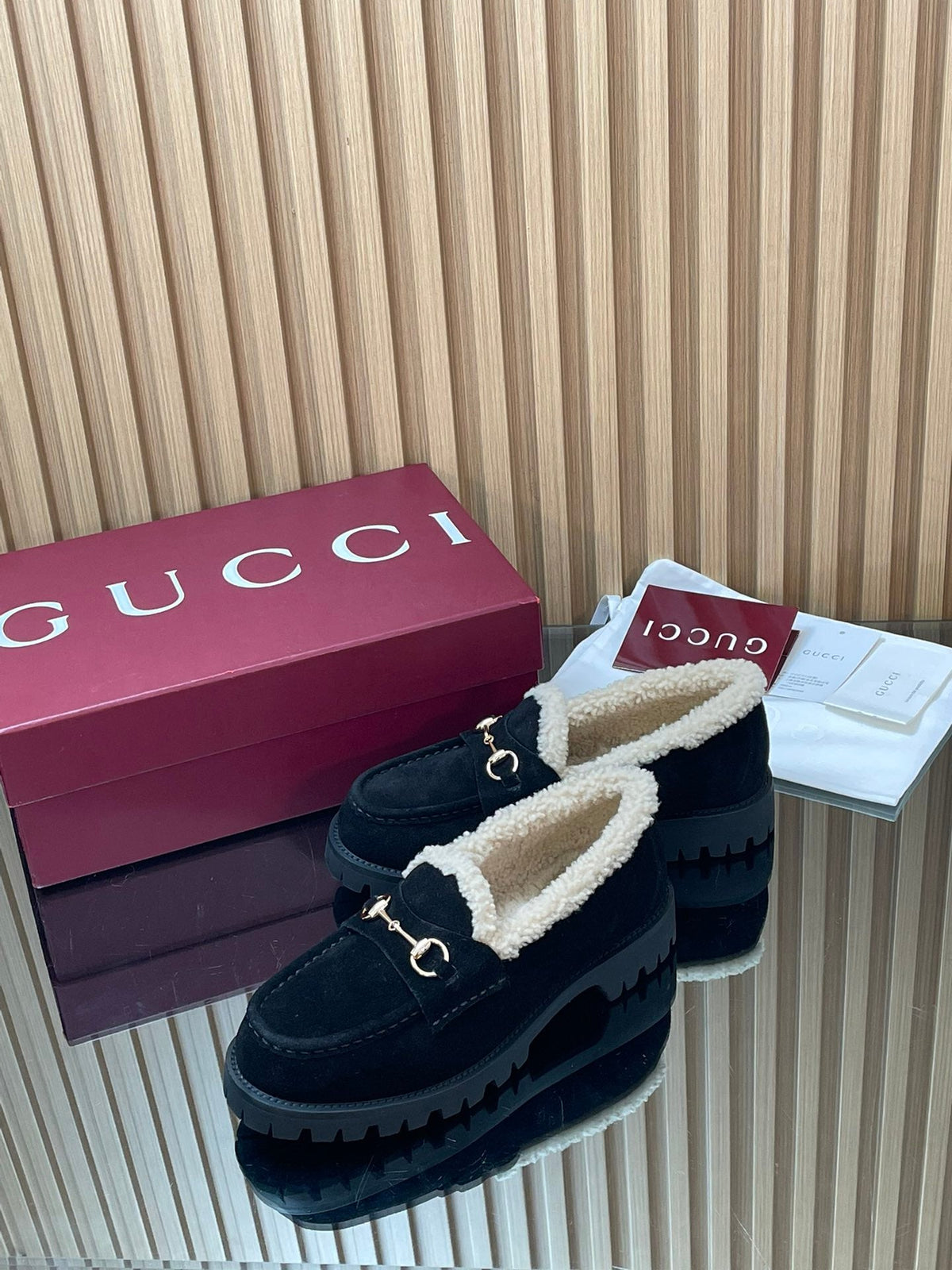 Gucci 26s Loafers Black Suede Shearling 156828