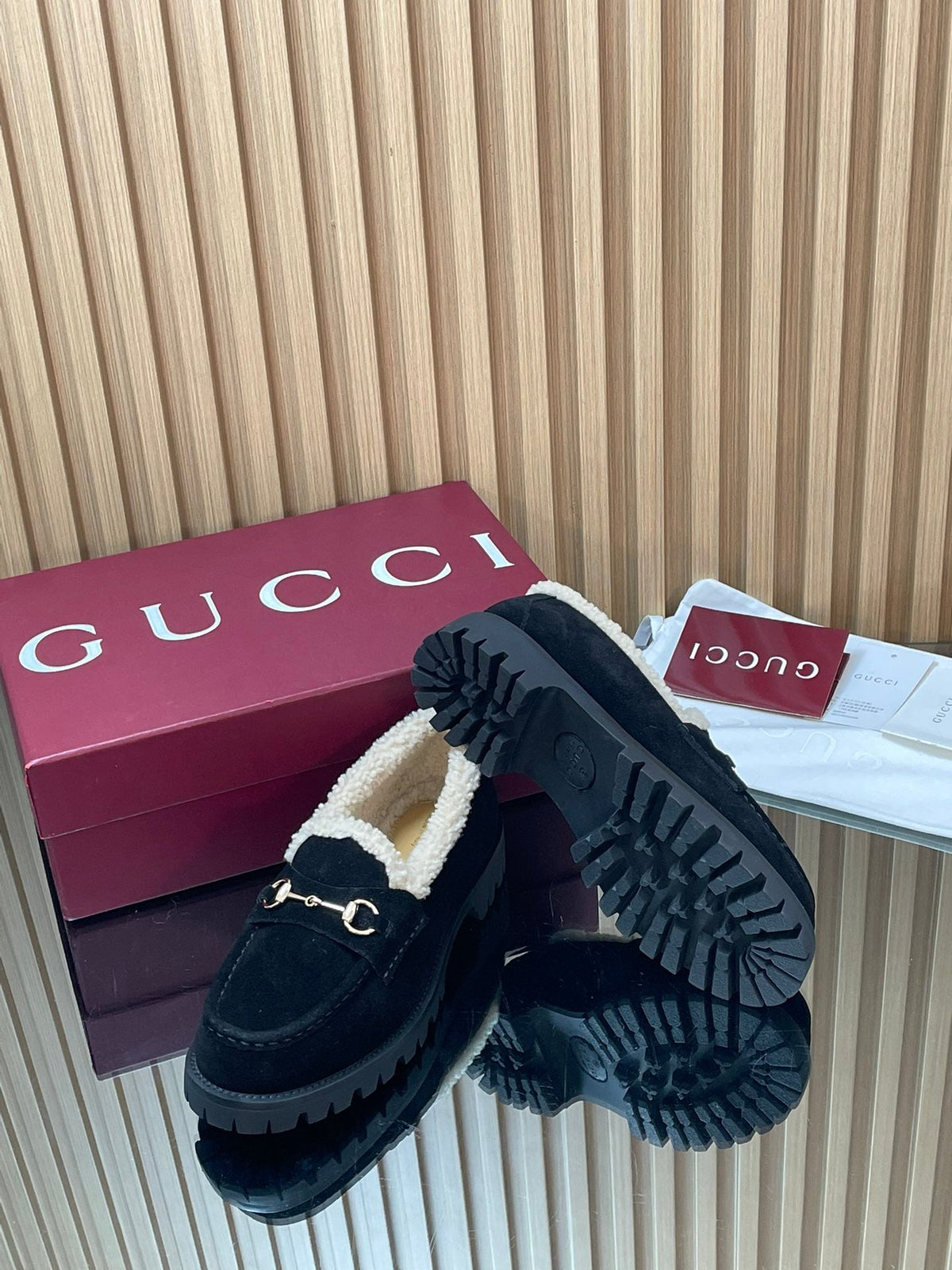 Gucci 26s Loafers Black Suede Shearling 156828