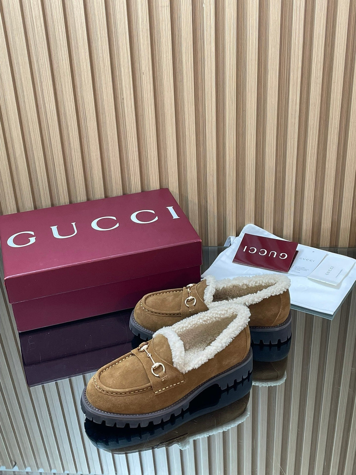 Gucci 26s Loafers Camel Suede Shearling 156830