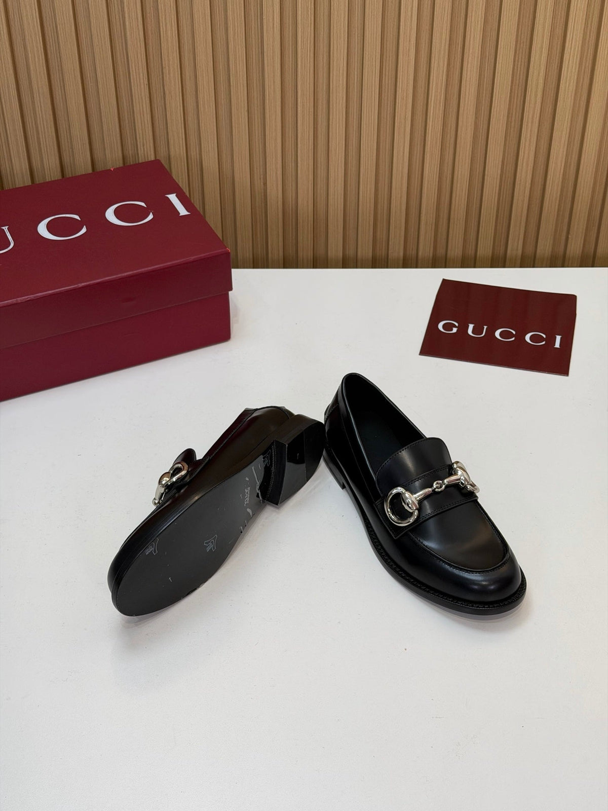 Gucci 26s Loafers Black Smooth Leather 156827