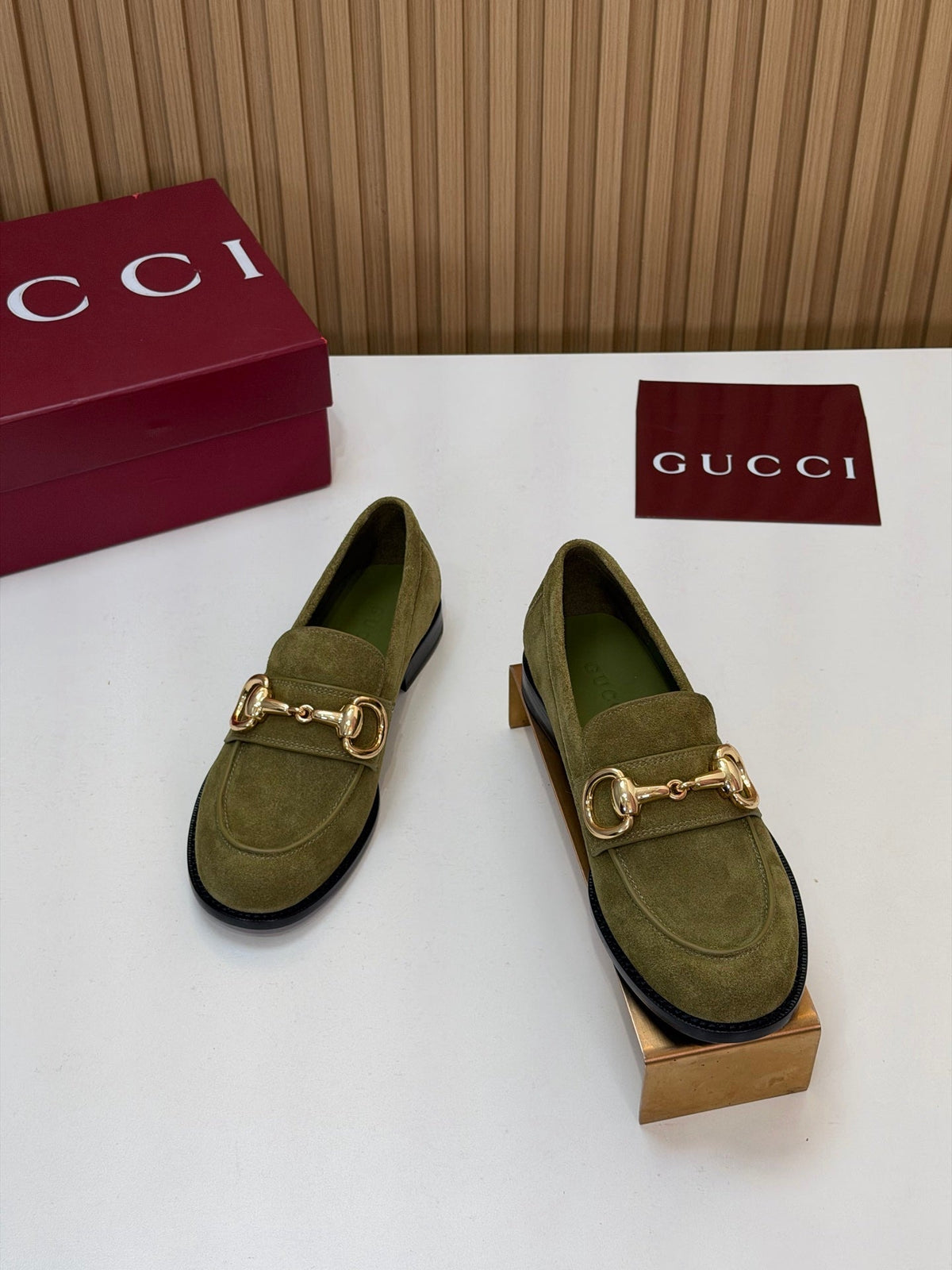 Gucci 26s Loafers Green Suede Leather 156821