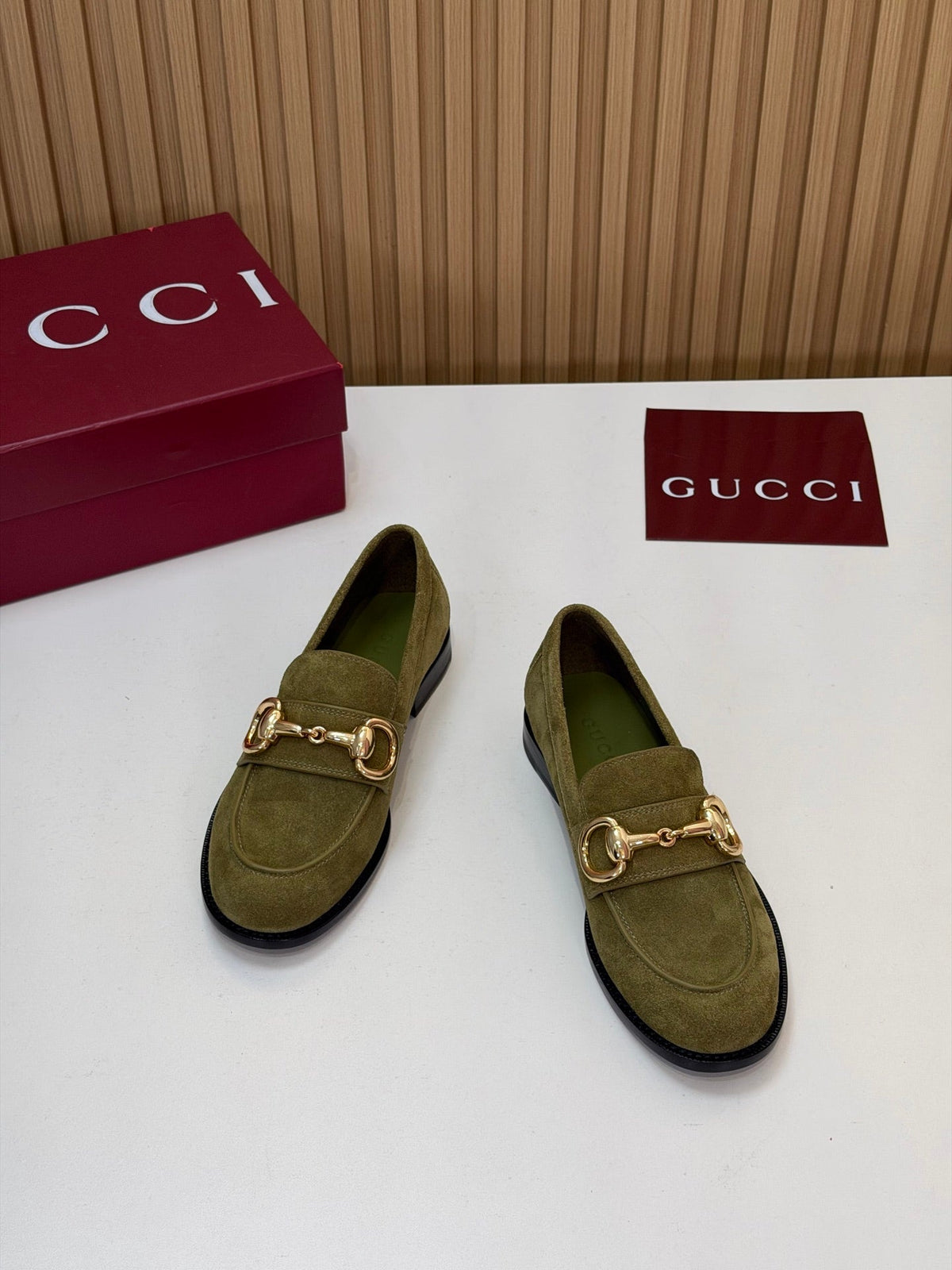 Gucci 26s Loafers Green Suede Leather 156821