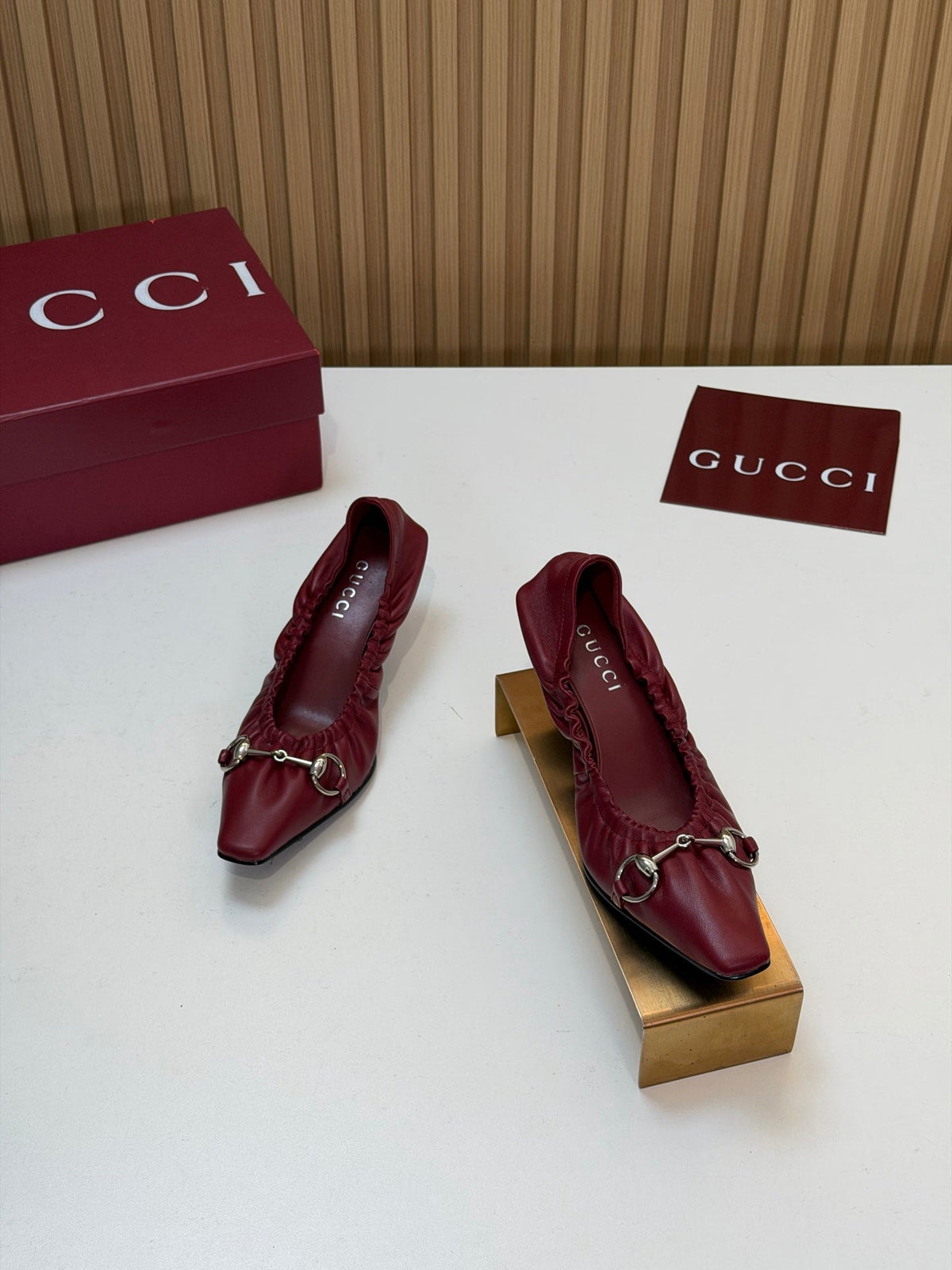 Gucci 26s Vittoria Pumps With Elastic Bordeaux Smooth Leather 156817