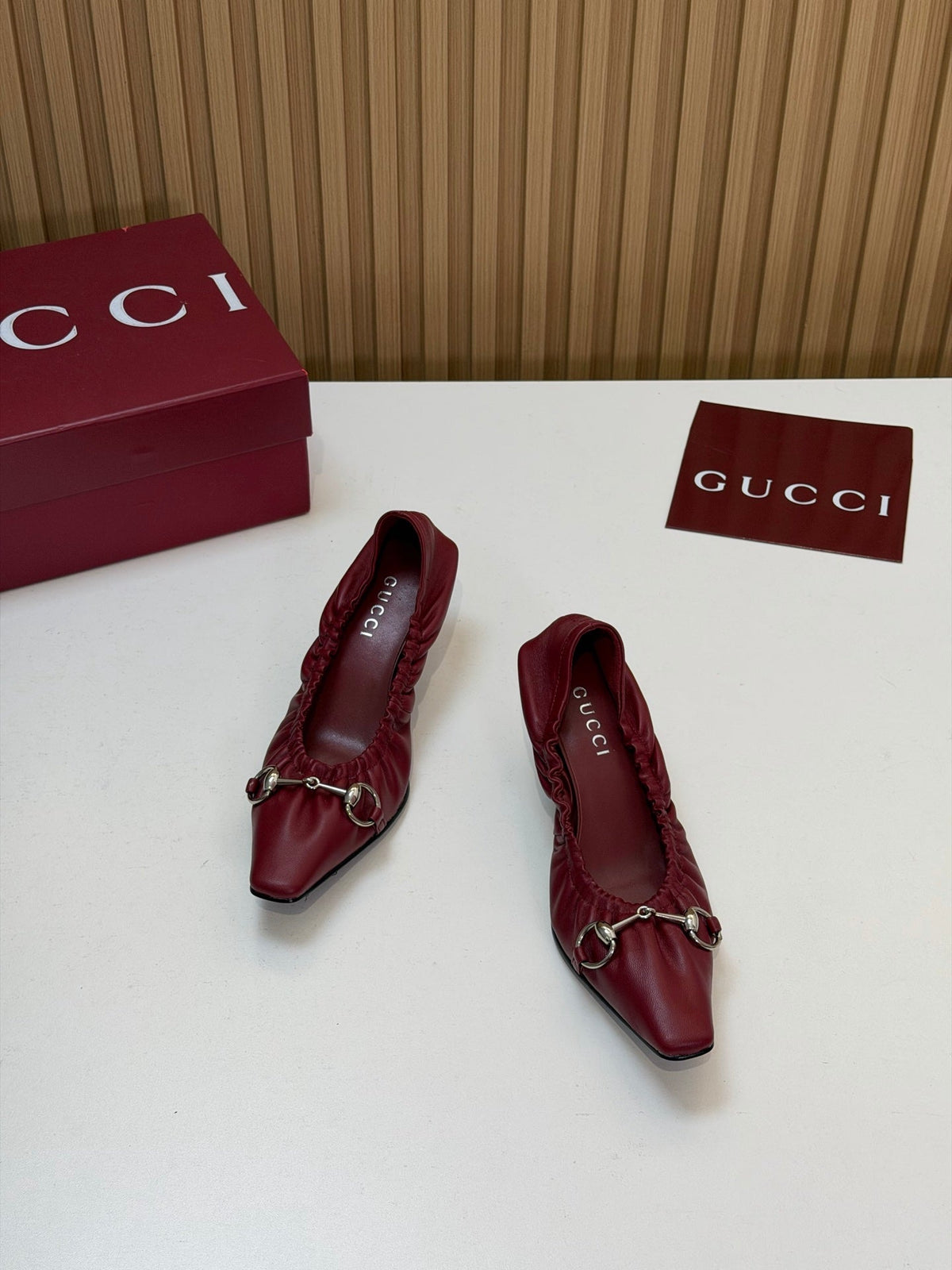 Gucci 26s Vittoria Pumps With Elastic Bordeaux Smooth Leather 156817