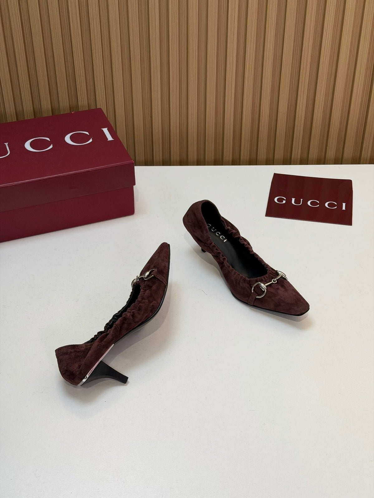 Gucci 26s Vittoria Pumps With Elastic Dark Brown Suede Leather 156819