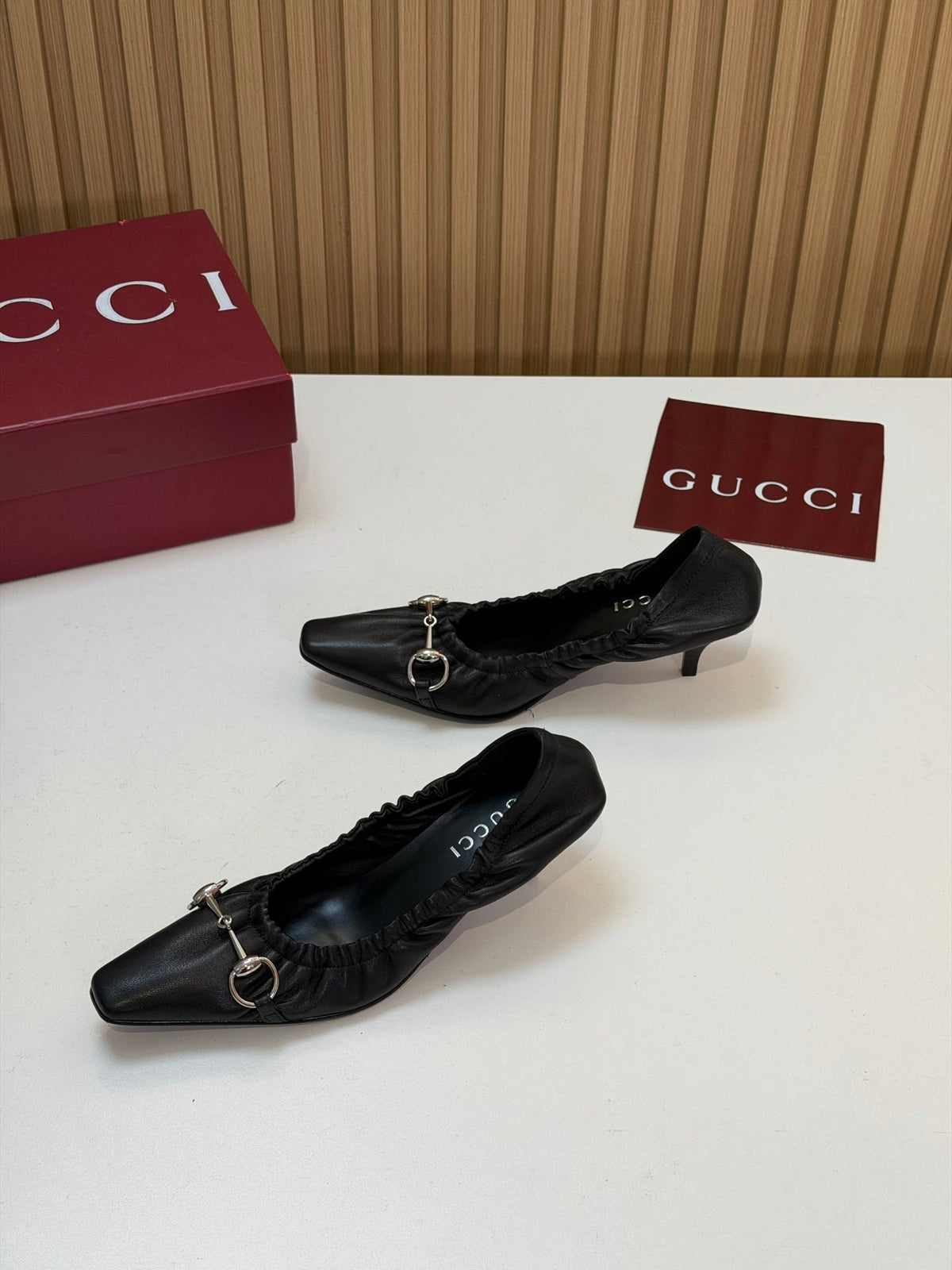 Gucci 26s Vittoria Pumps With Elastic Black Smooth Leather 156818