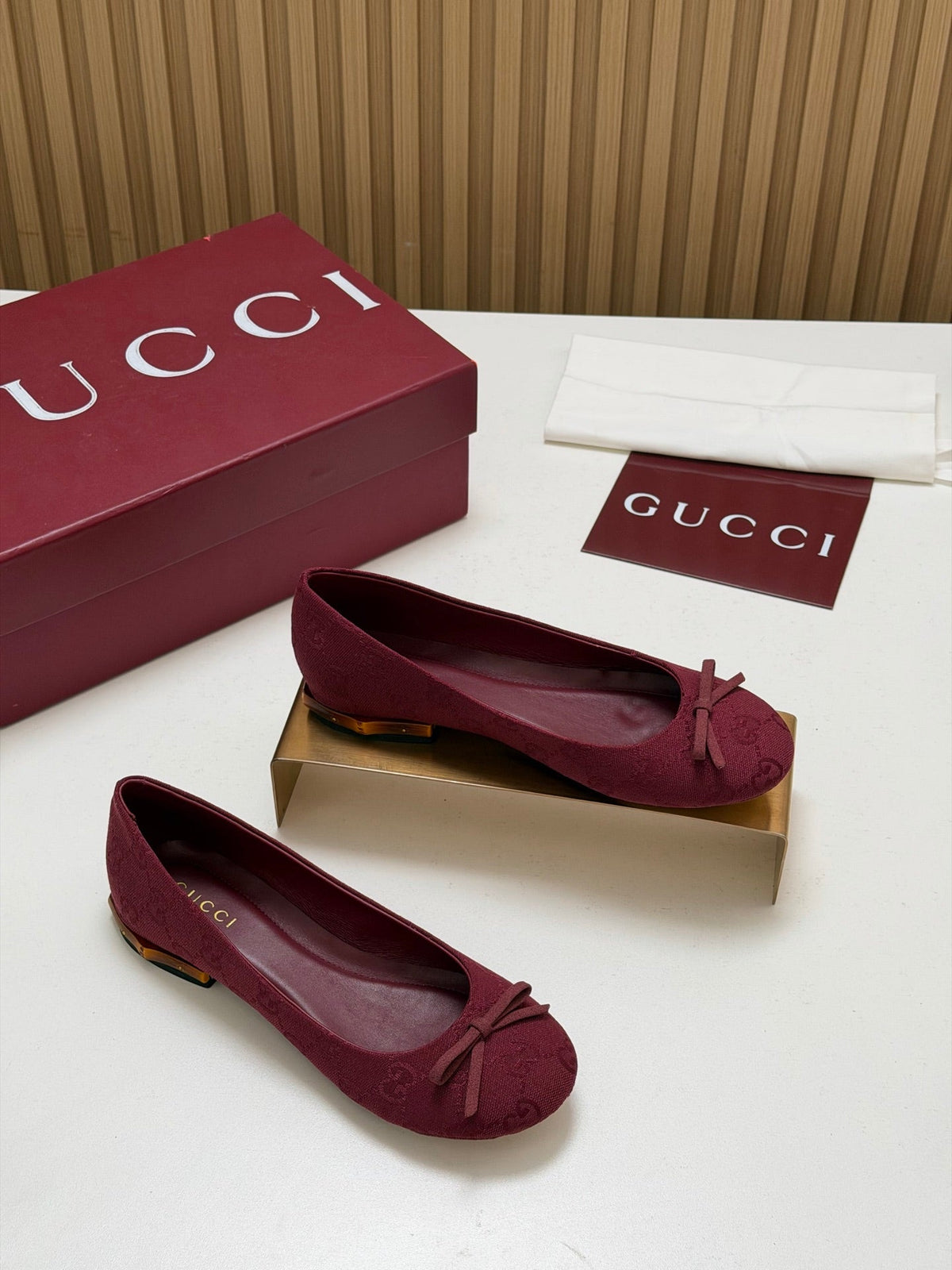 Gucci 26s Crystal Ballerina With Bamboo Flats Bordeaux GG Canvas 156868
