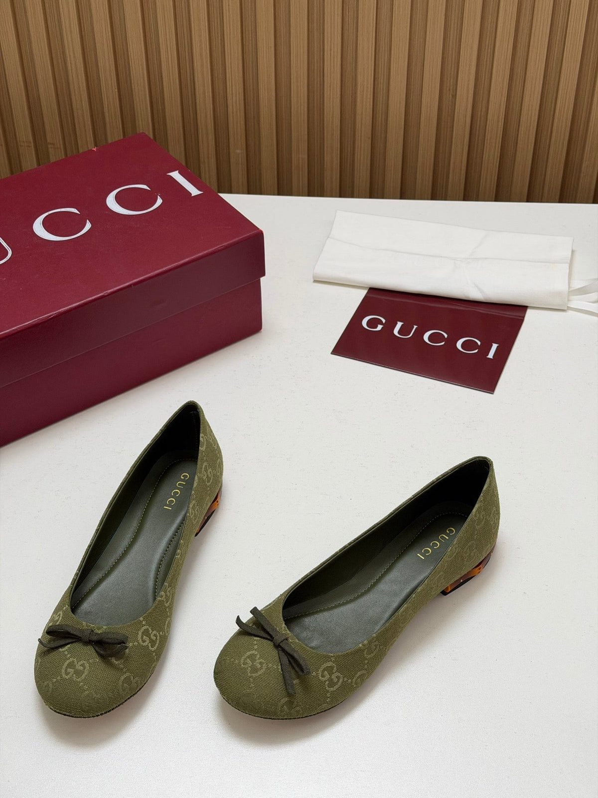 Gucci 26s Crystal Ballerina With Bamboo Flats Green GG Canvas 156870