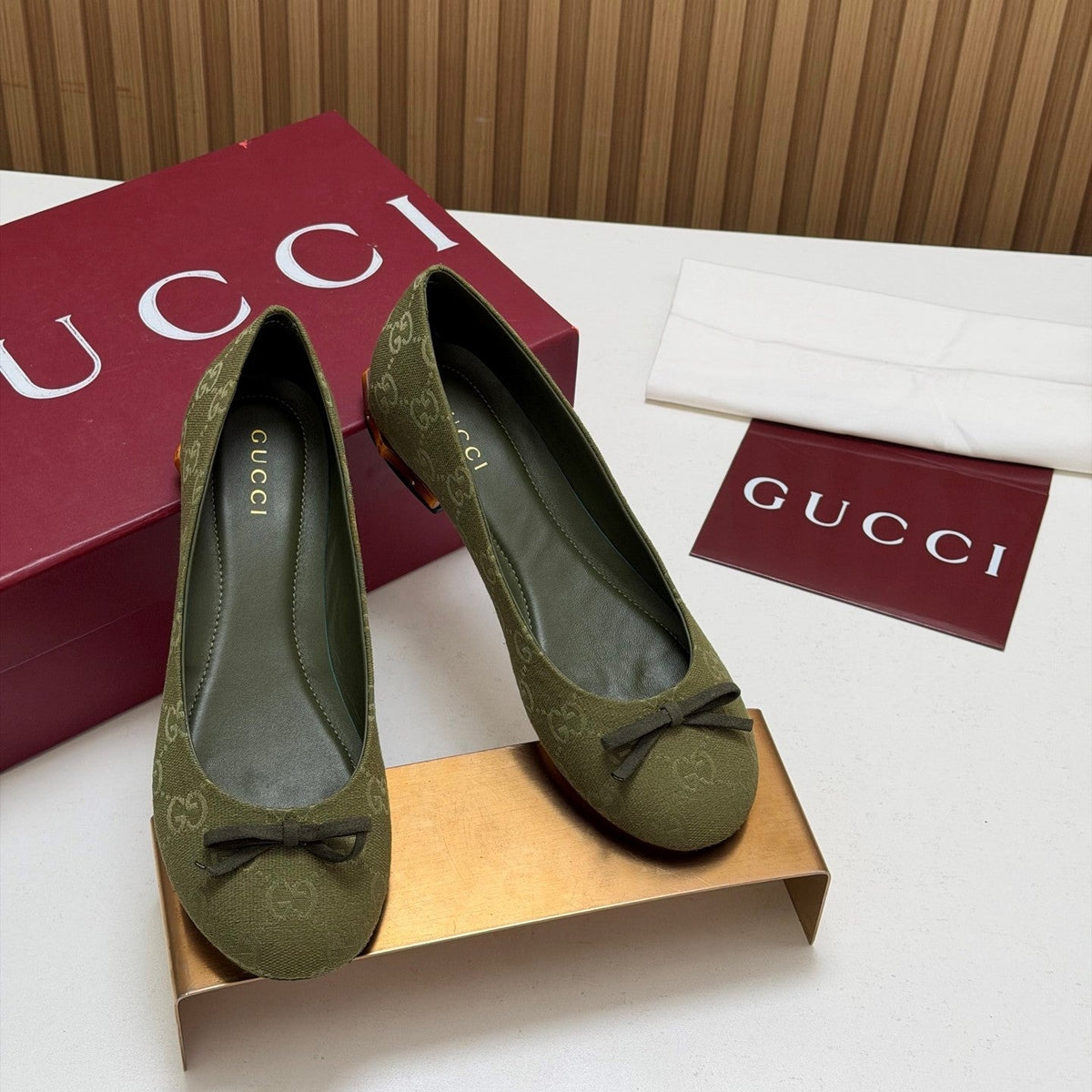 Gucci 26s Crystal Ballerina With Bamboo Flats Green GG Canvas 156870