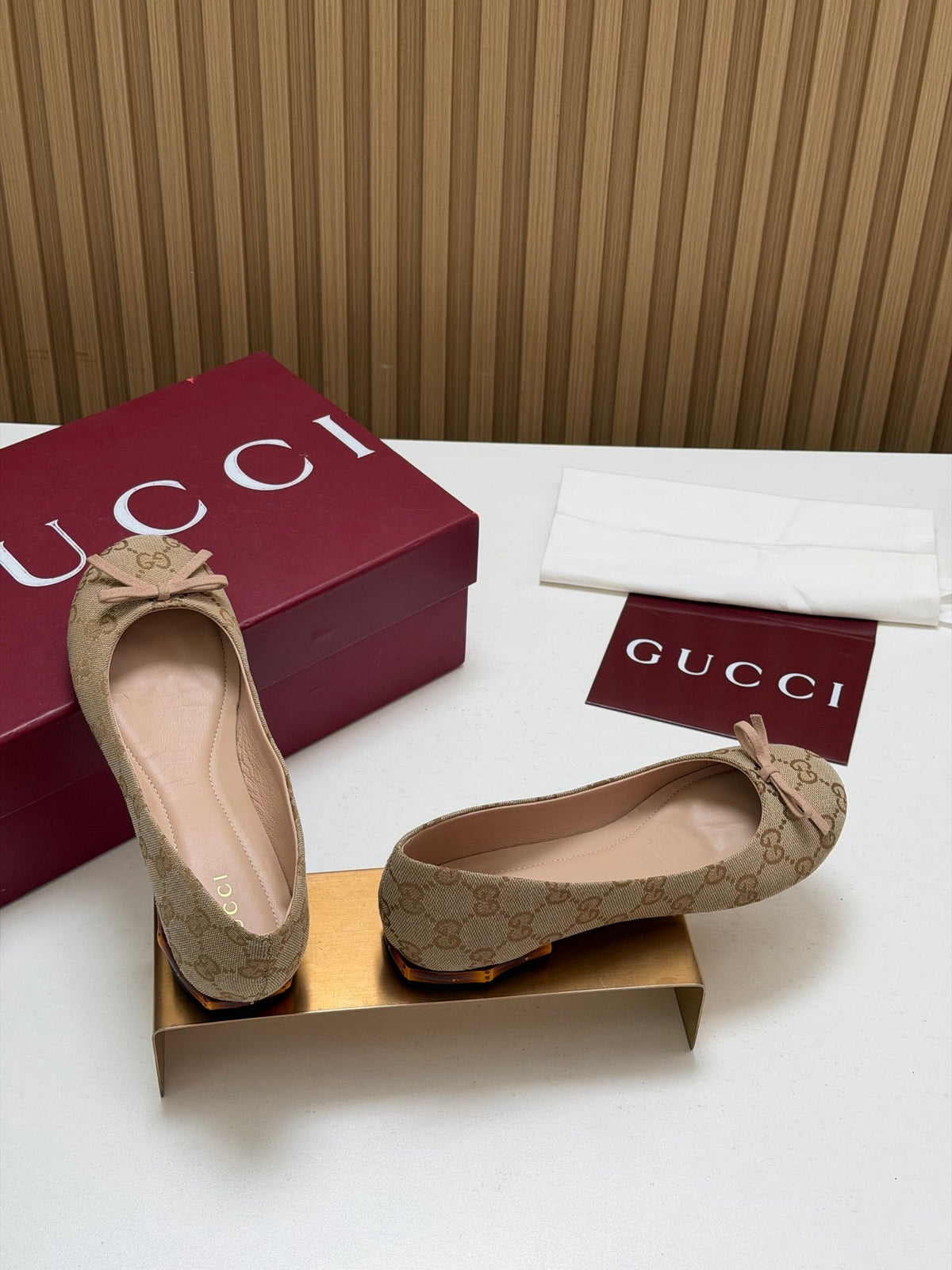Gucci 26s Crystal Ballerina With Bamboo Flats Beige GG Canvas 156873