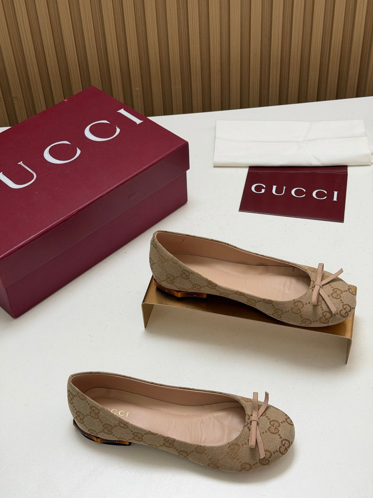 Gucci 26s Crystal Ballerina With Bamboo Flats Beige GG Canvas 156873