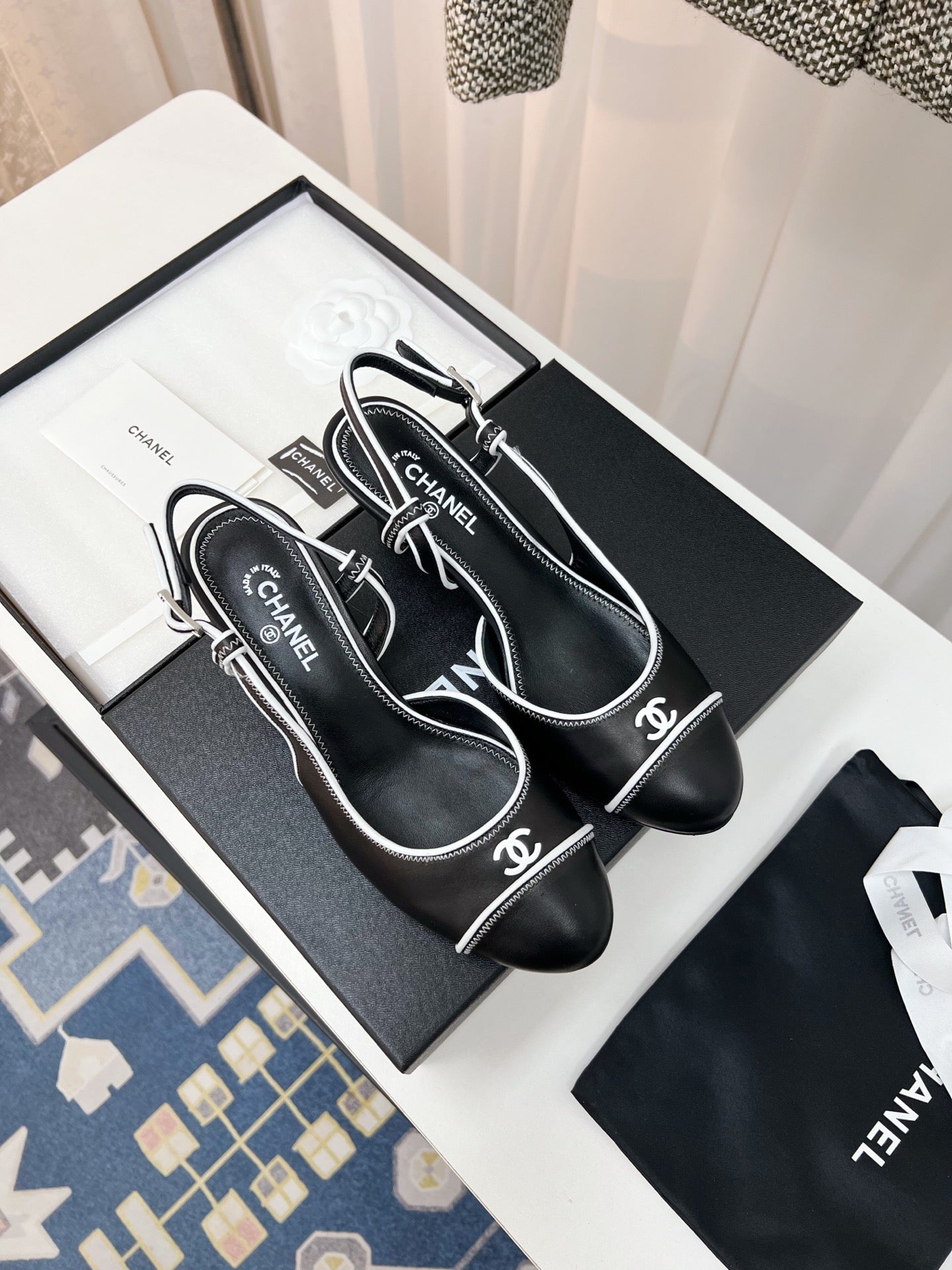 CC Slingback Heels With White Contrast Stitching Black Lambskin 476710