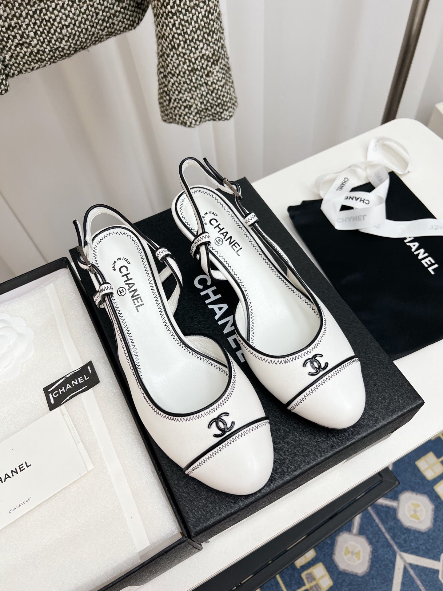 CC Slingback Heels With Black Contrast Stitching White Lambskin 476712