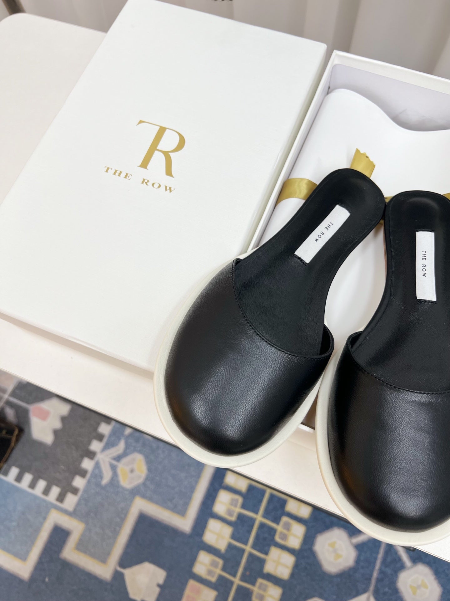 The Row Semi Slippers Black Sheepskin 827477