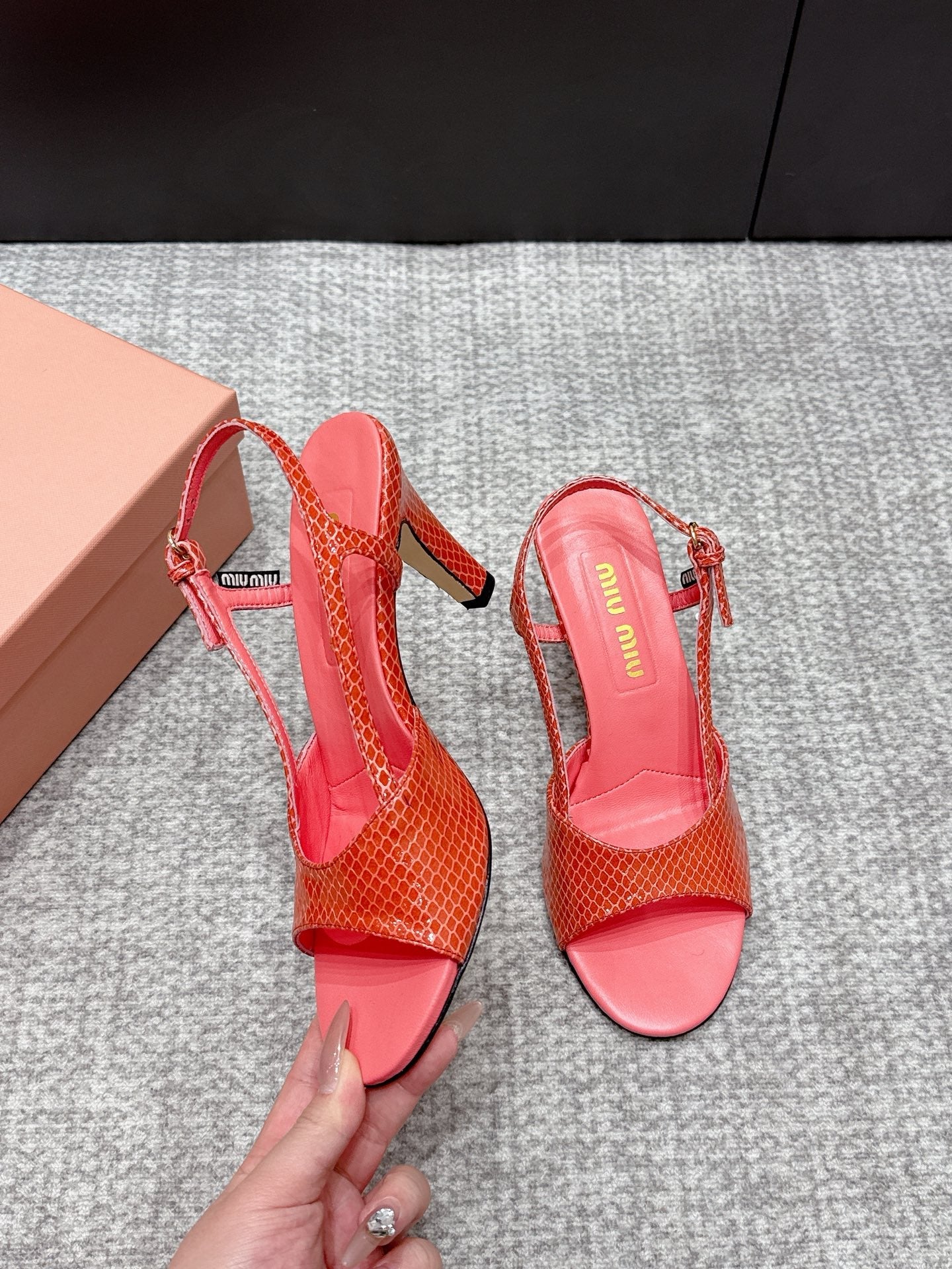 Miu 26s Heeled Sandals 8.5cm Light Red Snakeskin Texture 680493