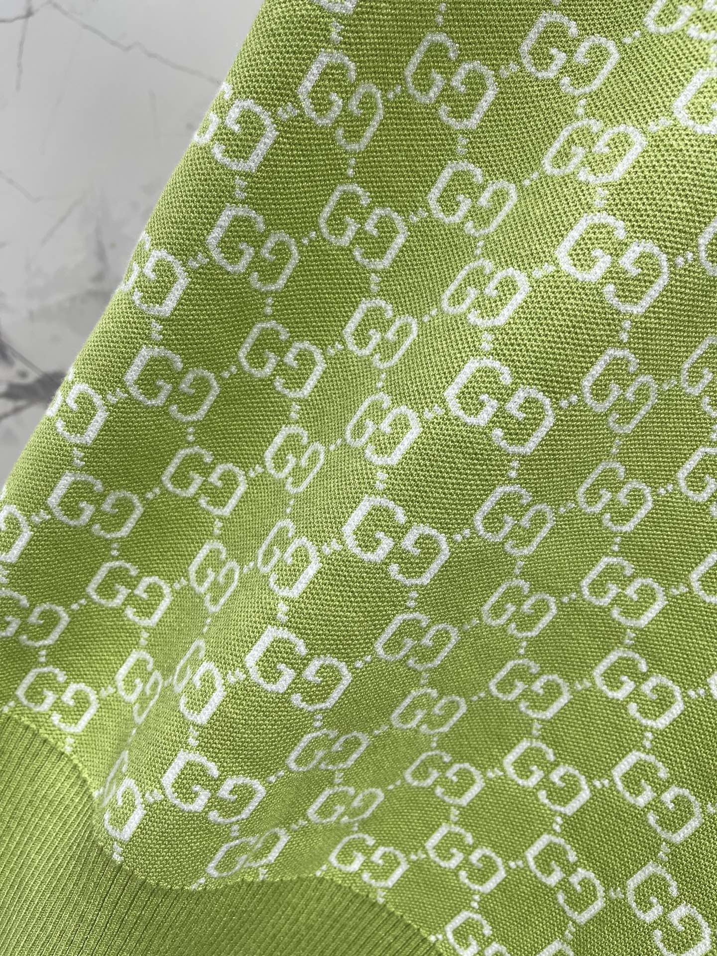 Gucci 26s Short-Sleeve Crewneck Knit T-Shirt 471