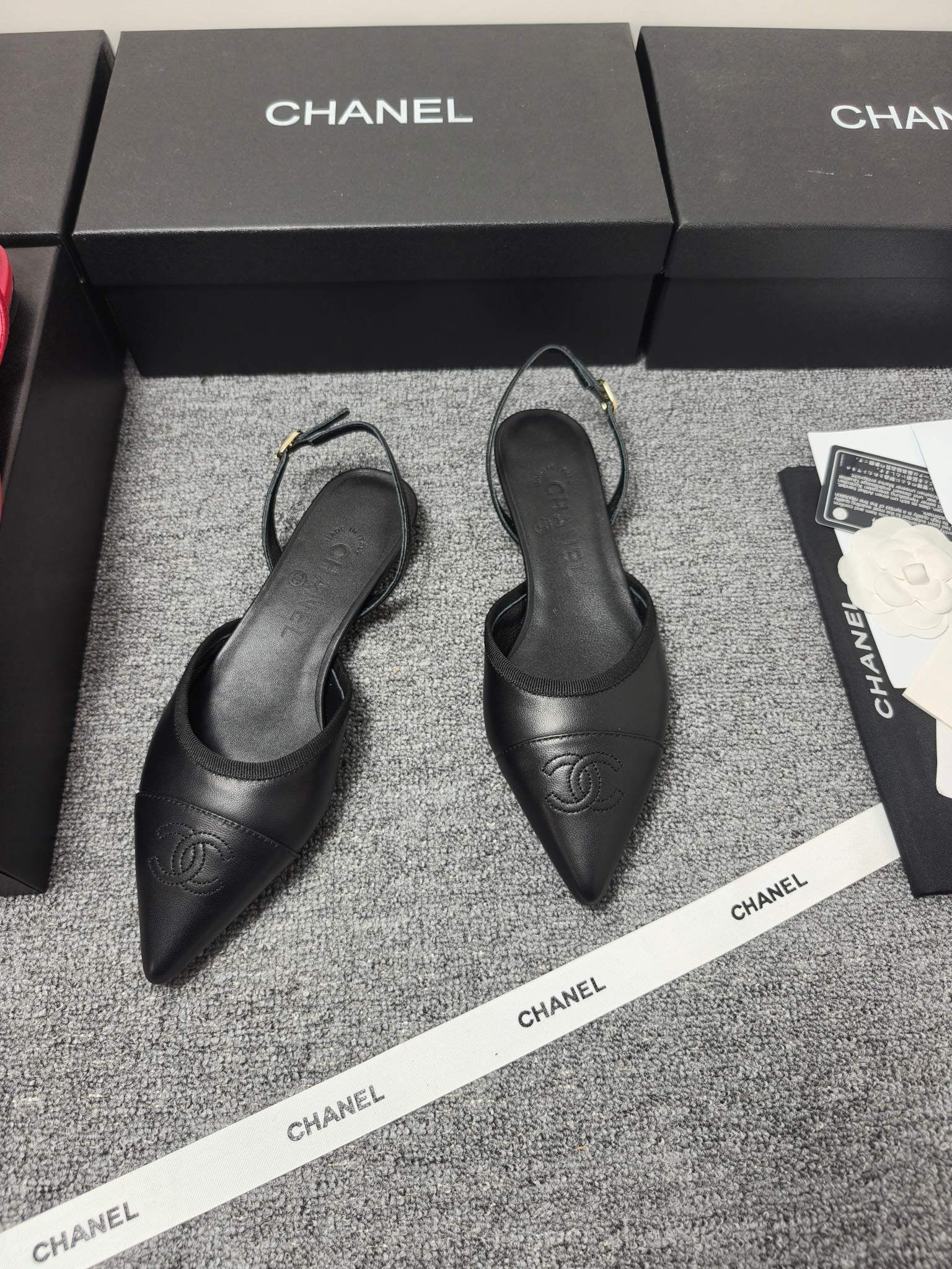 CC 26s Slingback Pointed Black Leather 681977