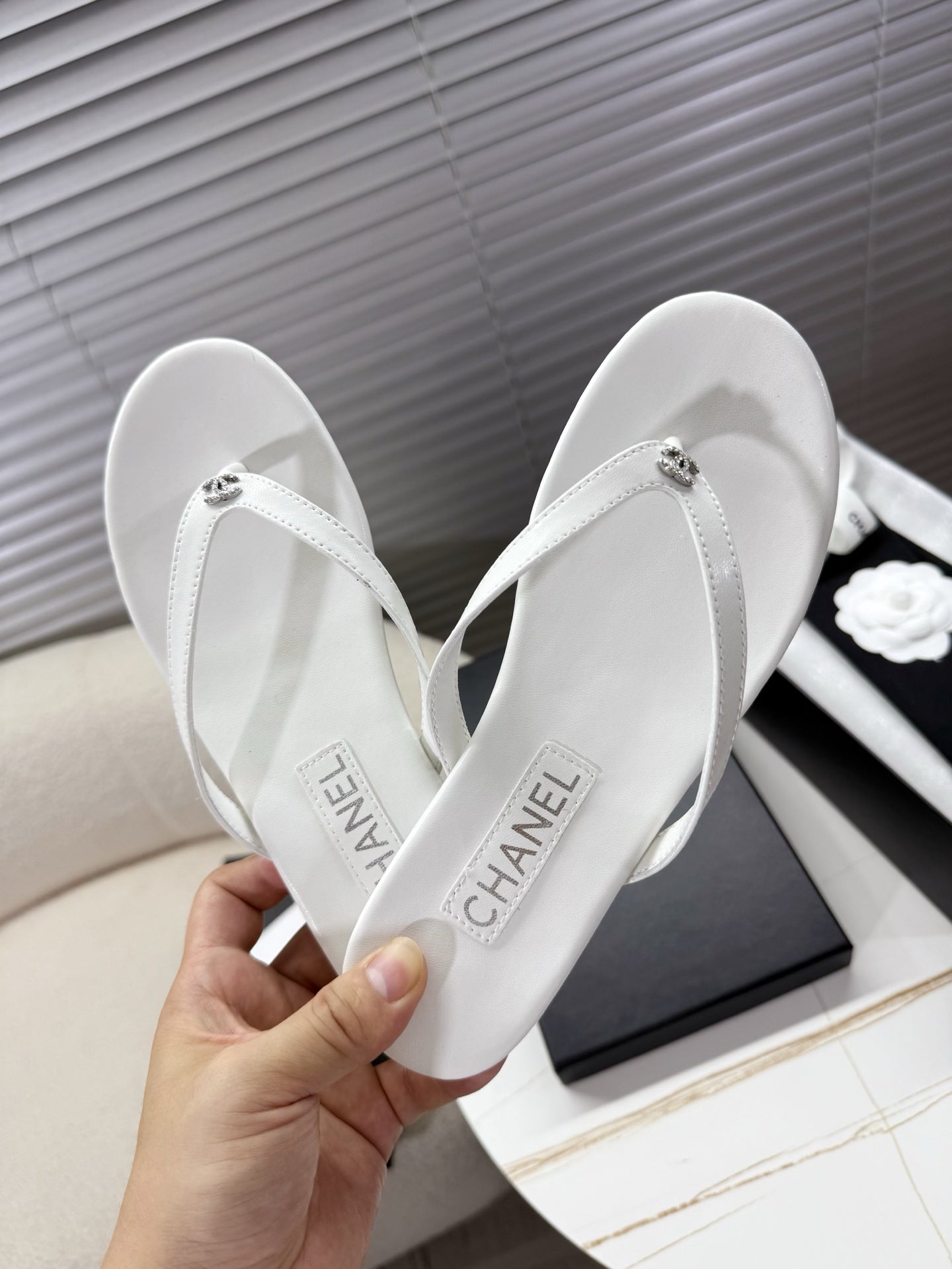 CC 25SS Thong Sandals Double C Rhinestone White Sheepskin 352434