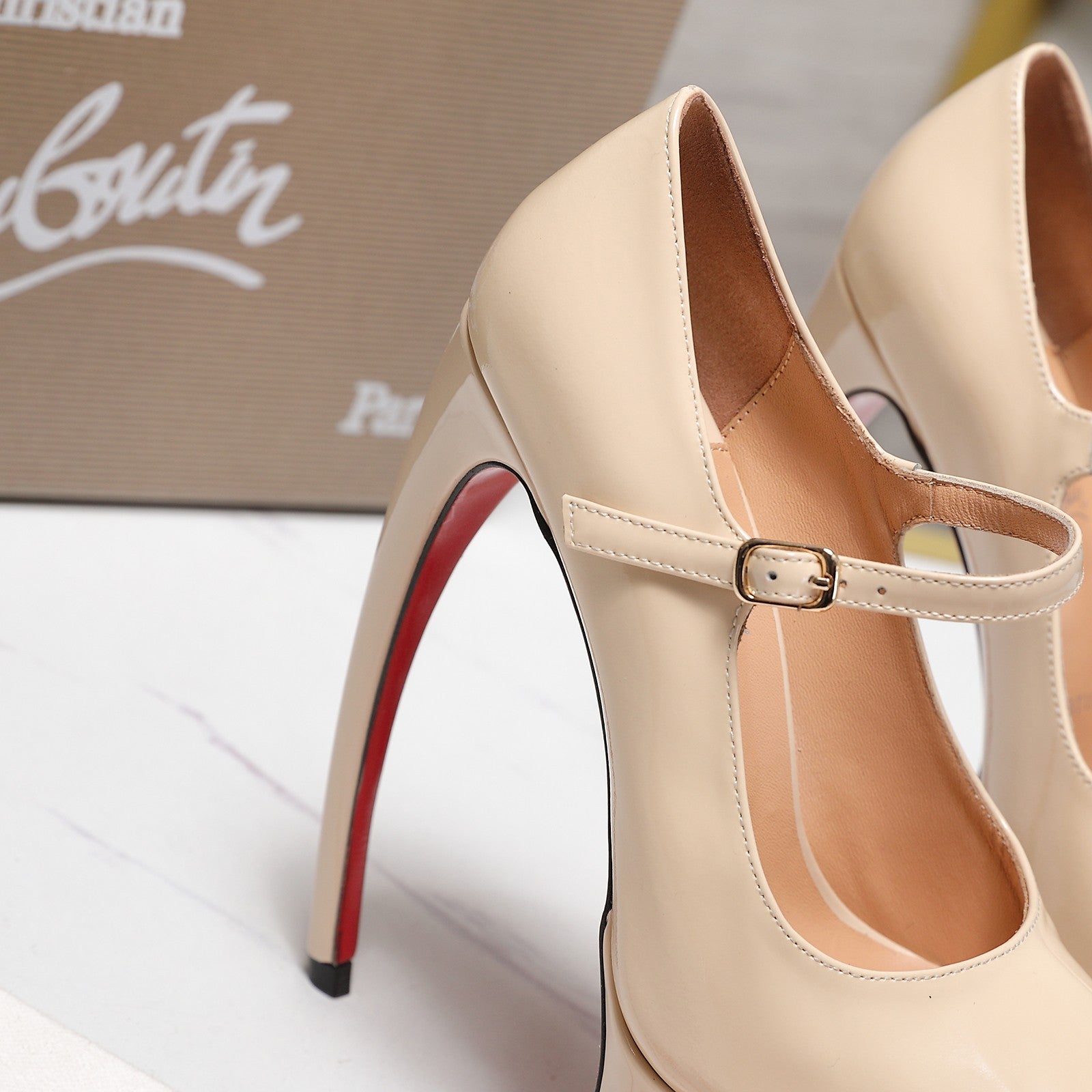 CL Matières Fécales Platform Pumps 15cm Beige Patent Leather 637884