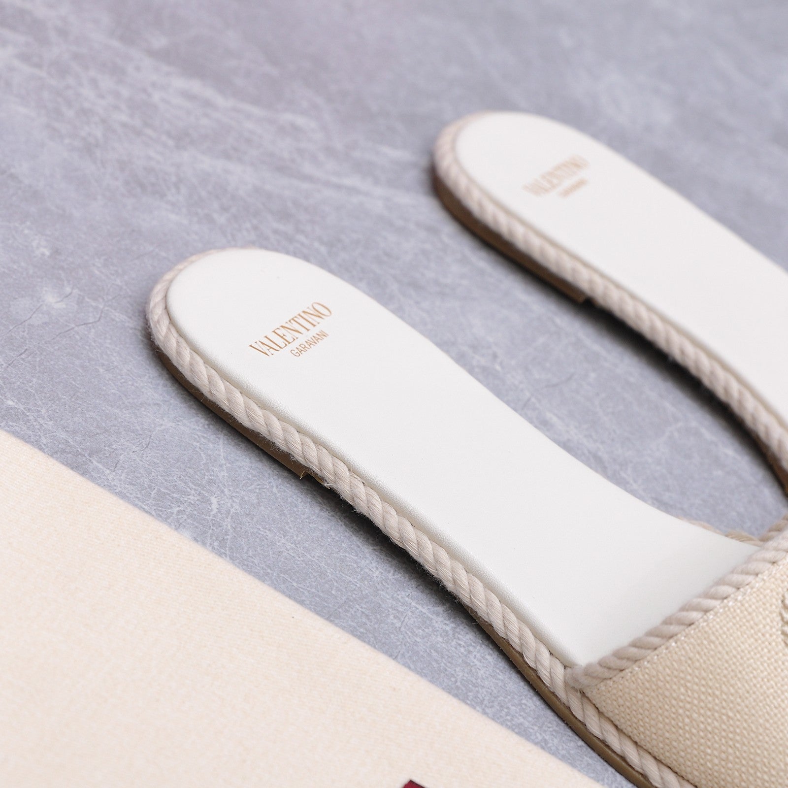 VLogo Torchon Slide Sandal Cream Leather Canvas 941251