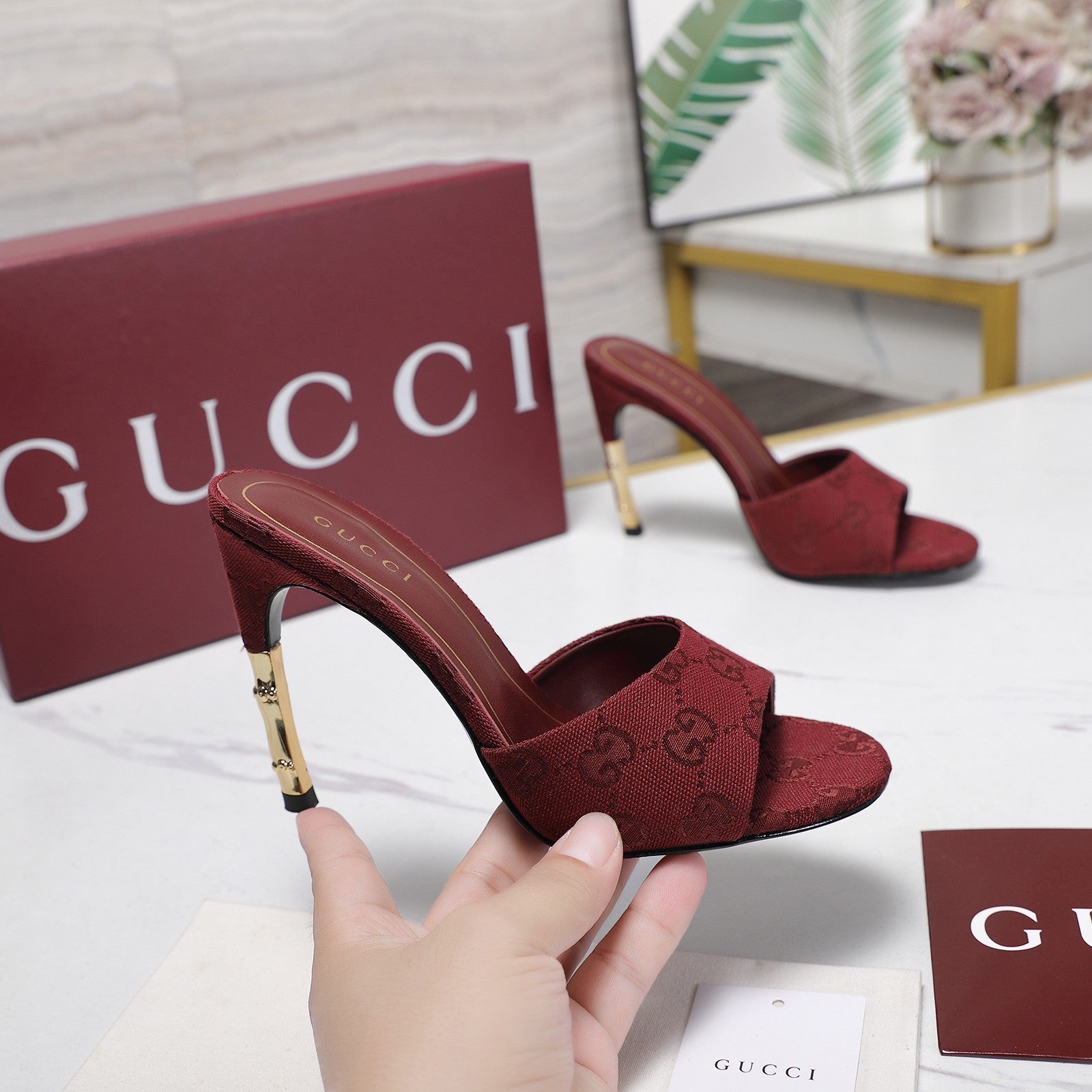 GG 26s Slide 10.5 With Bamboo Motif Red Canvas 961217