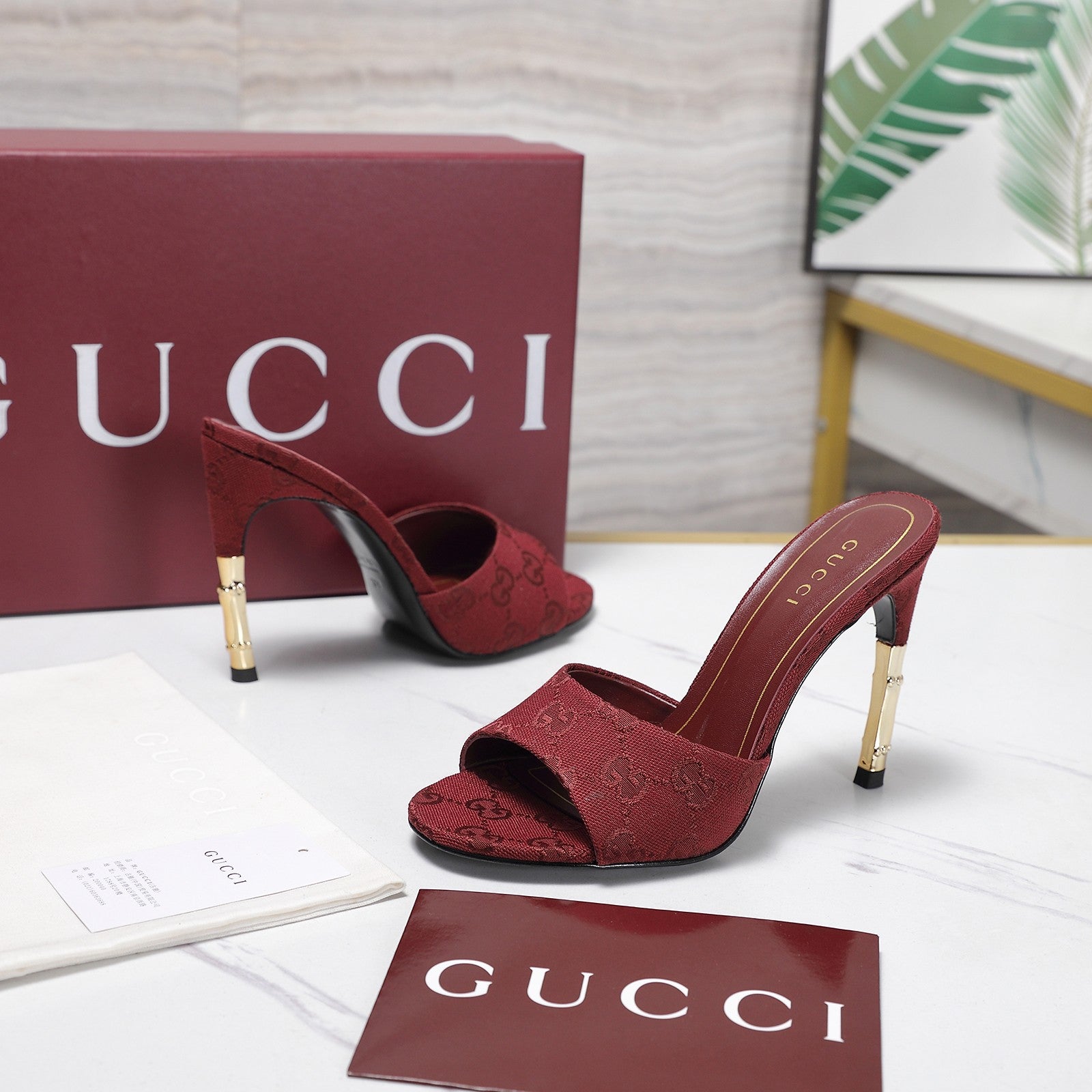 GG 26s Slide 10.5 With Bamboo Motif Red Canvas 961217