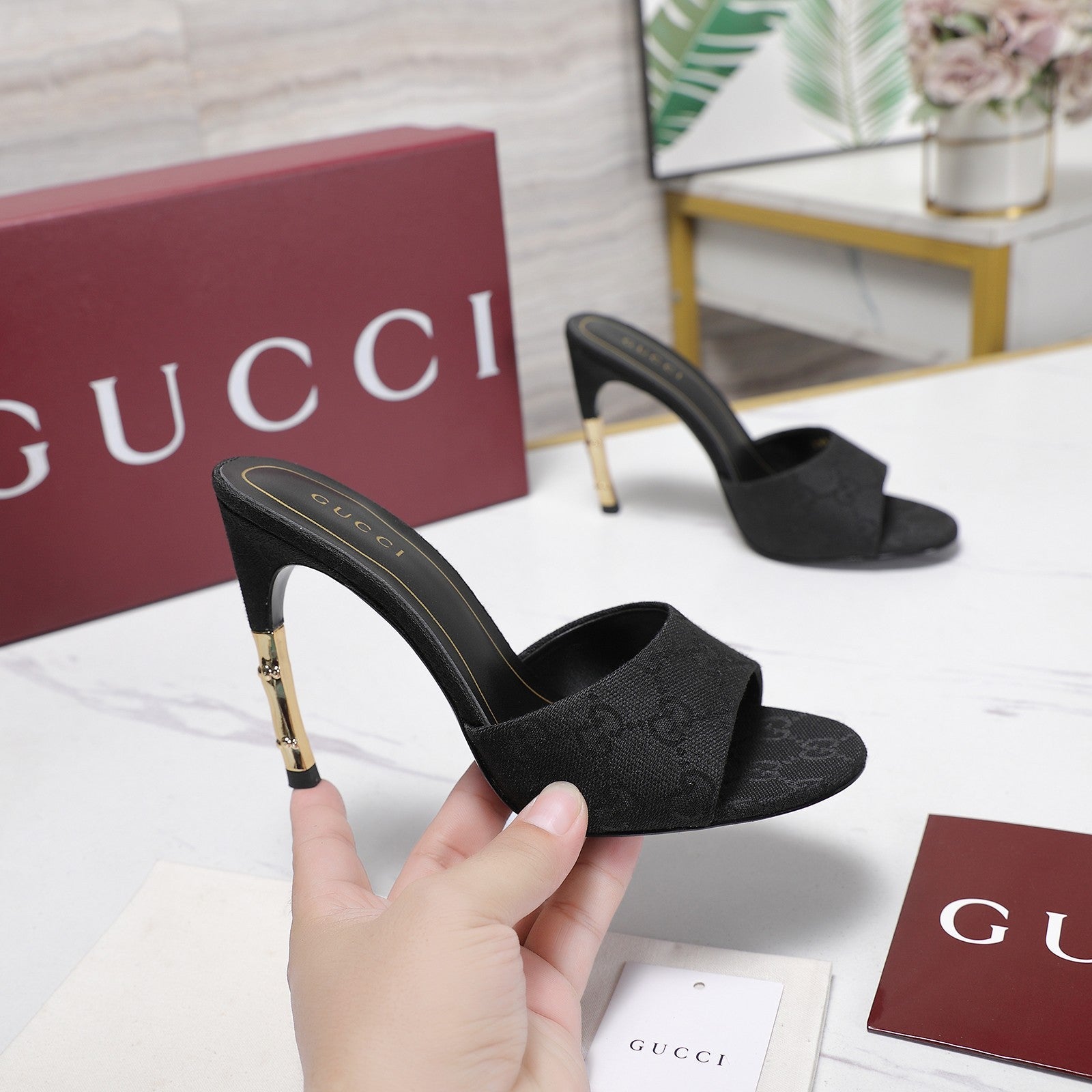 GG 26s Slide 10.5 With Bamboo Motif Black Canvas 961219