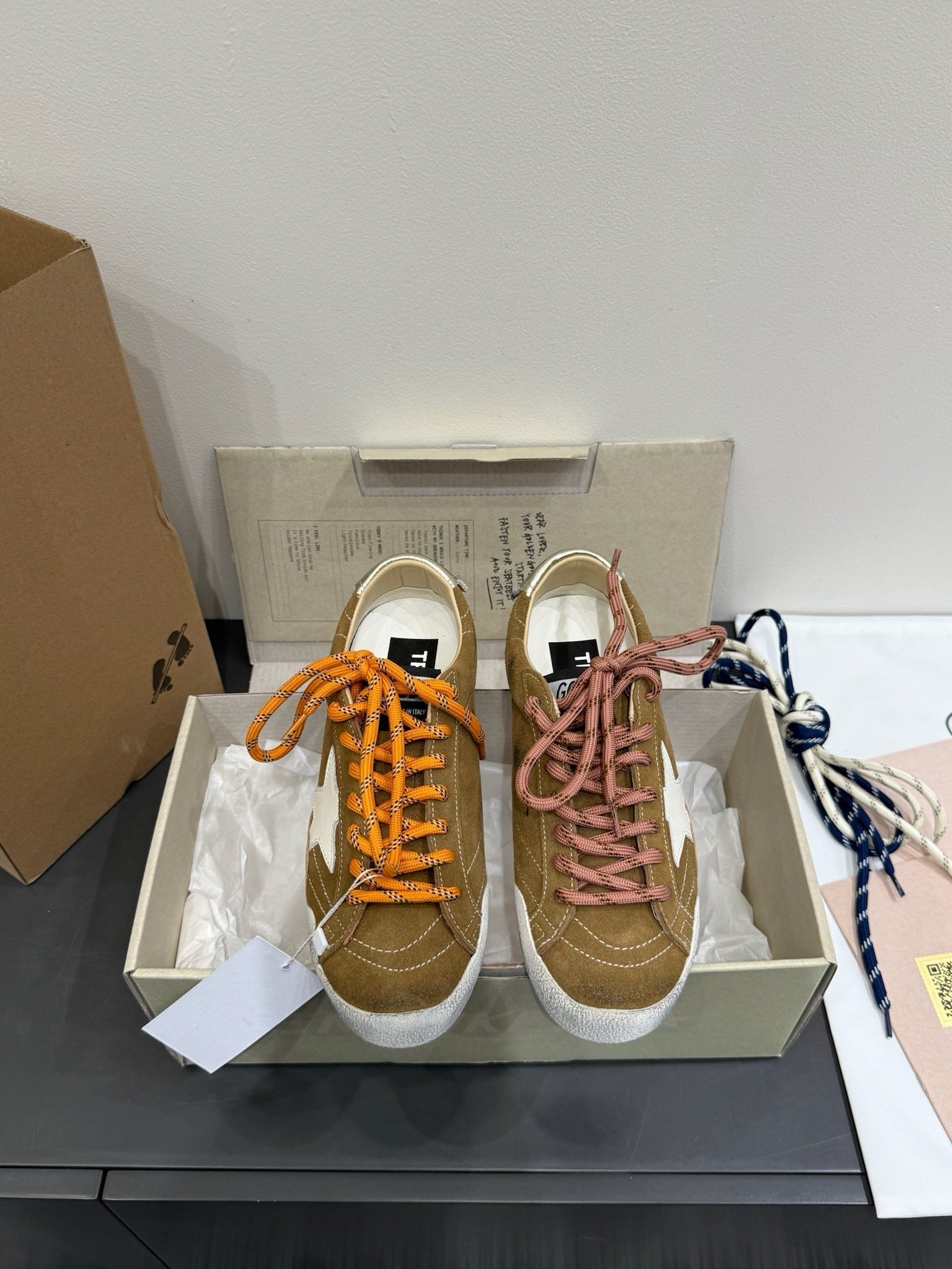 DC 25 Golden Goos Superstar Trainers Brown Cowhide & Rubber 334966