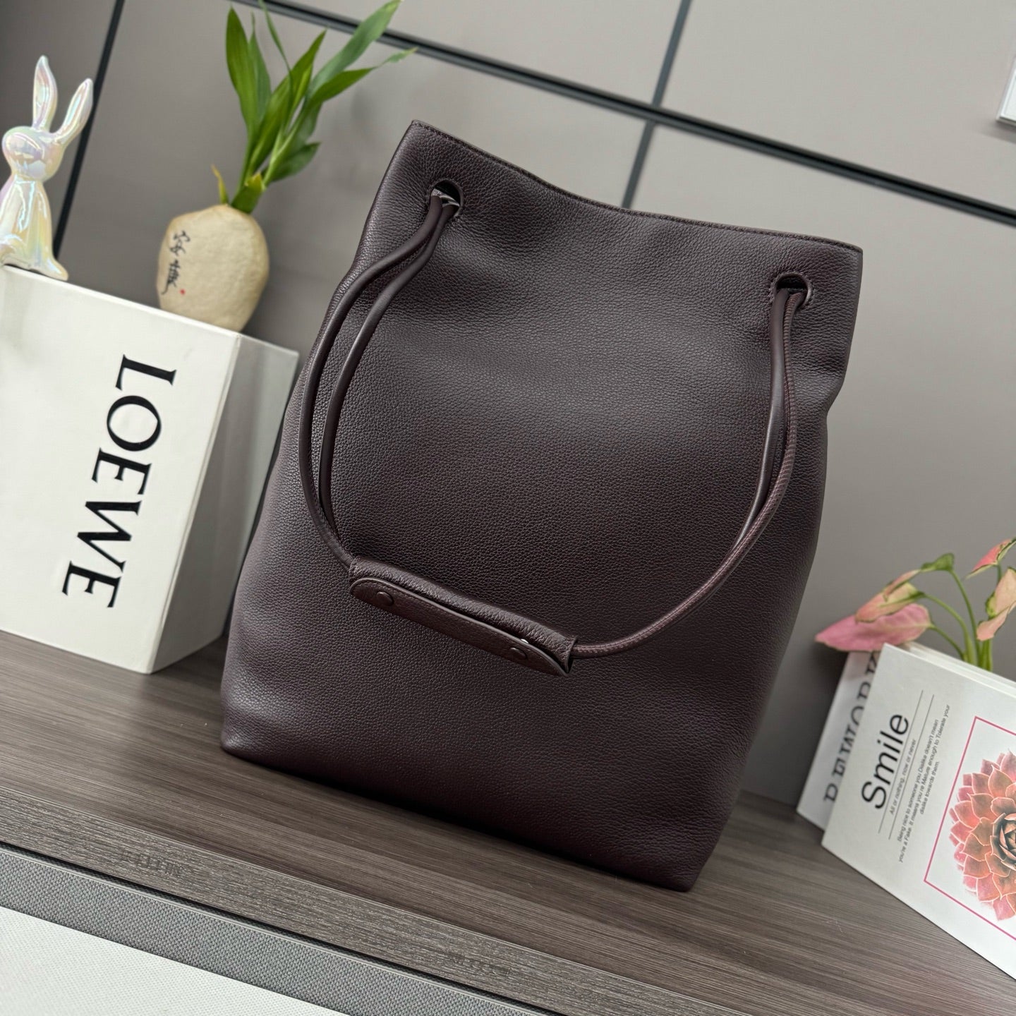 Loewe Pebble Hobo Chocolate Smooth Calfskin