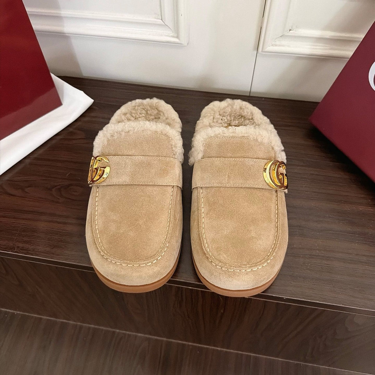 GG 26s Shearling Slippers Light Beige Suede 154149
