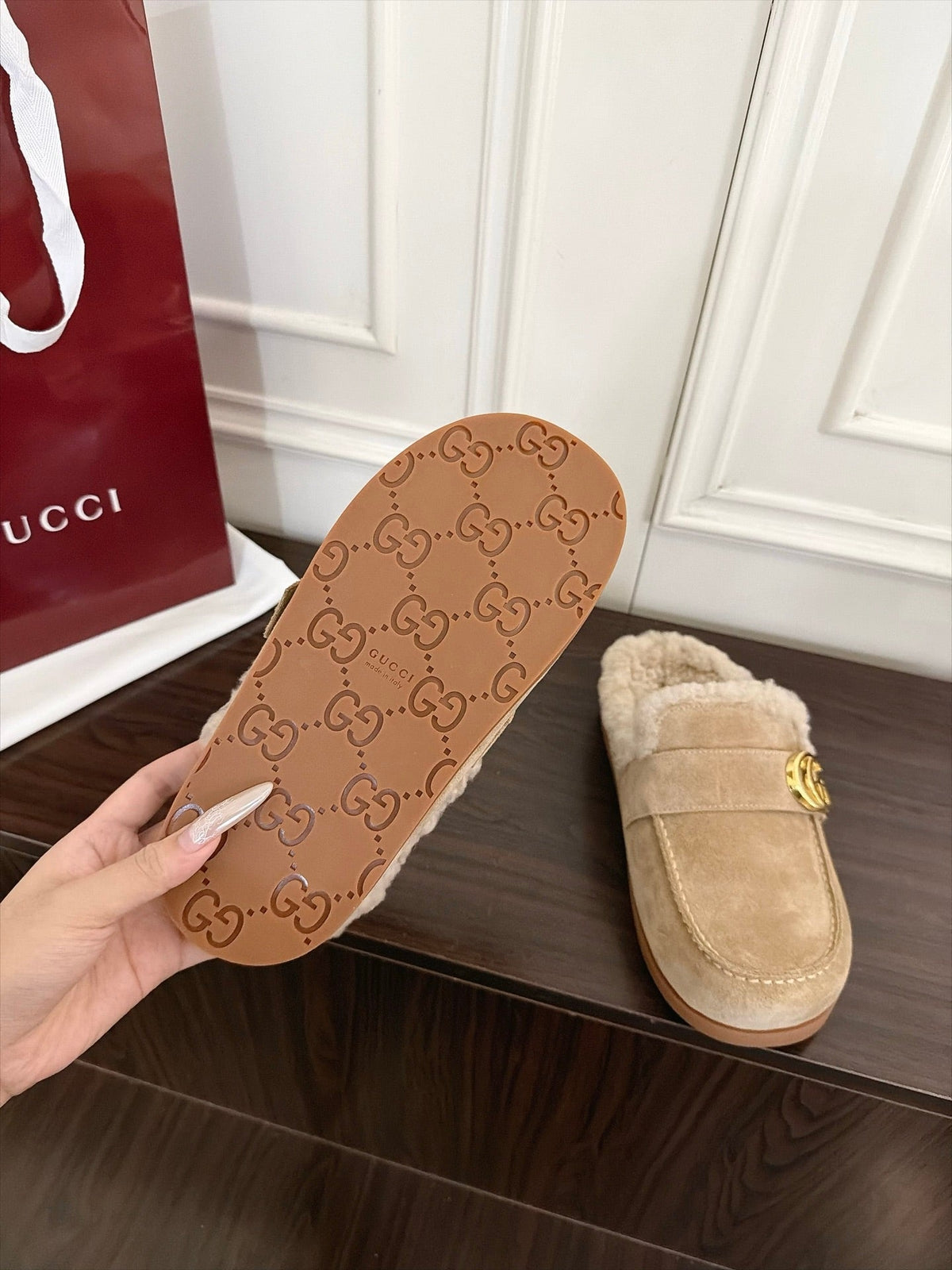 GG 26s Shearling Slippers Light Beige Suede 154149