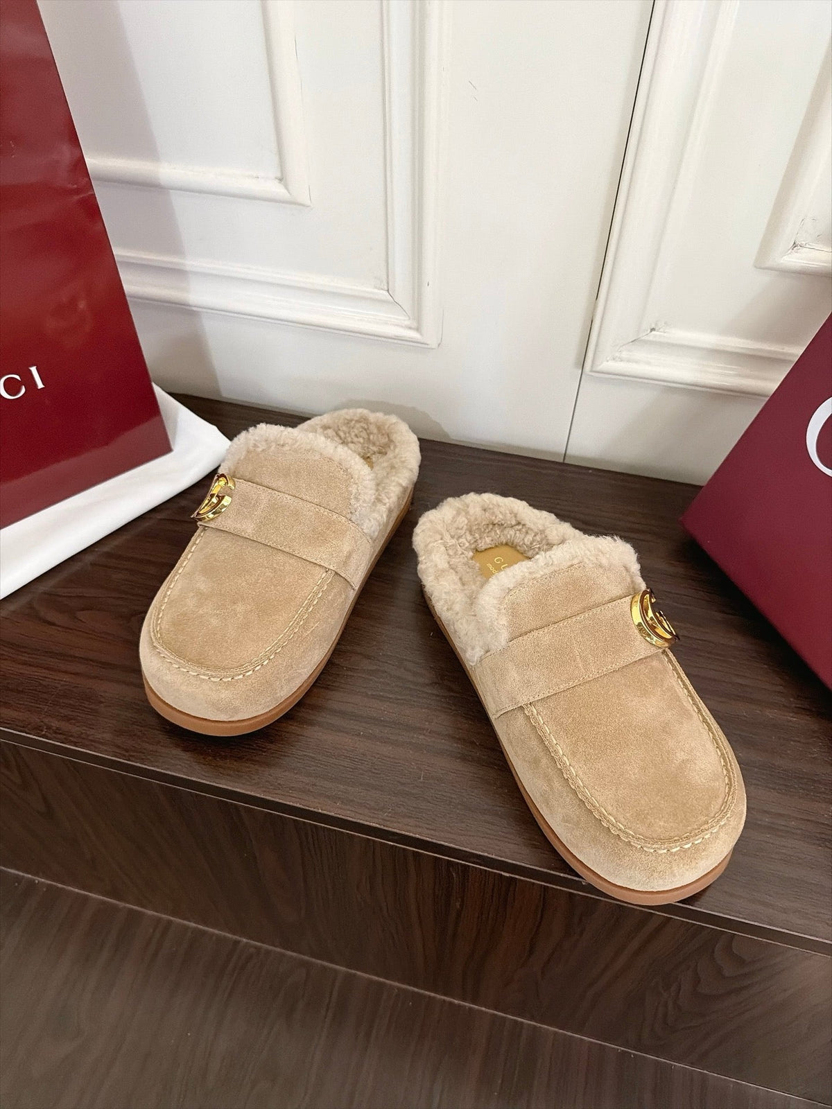 GG 26s Shearling Slippers Light Beige Suede 154149