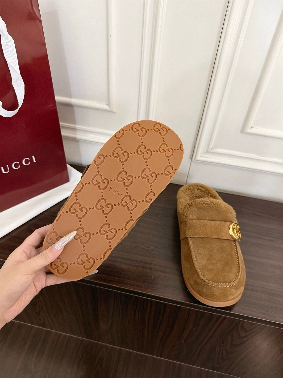 GG 26s Shearling Slippers Beige Suede 154150
