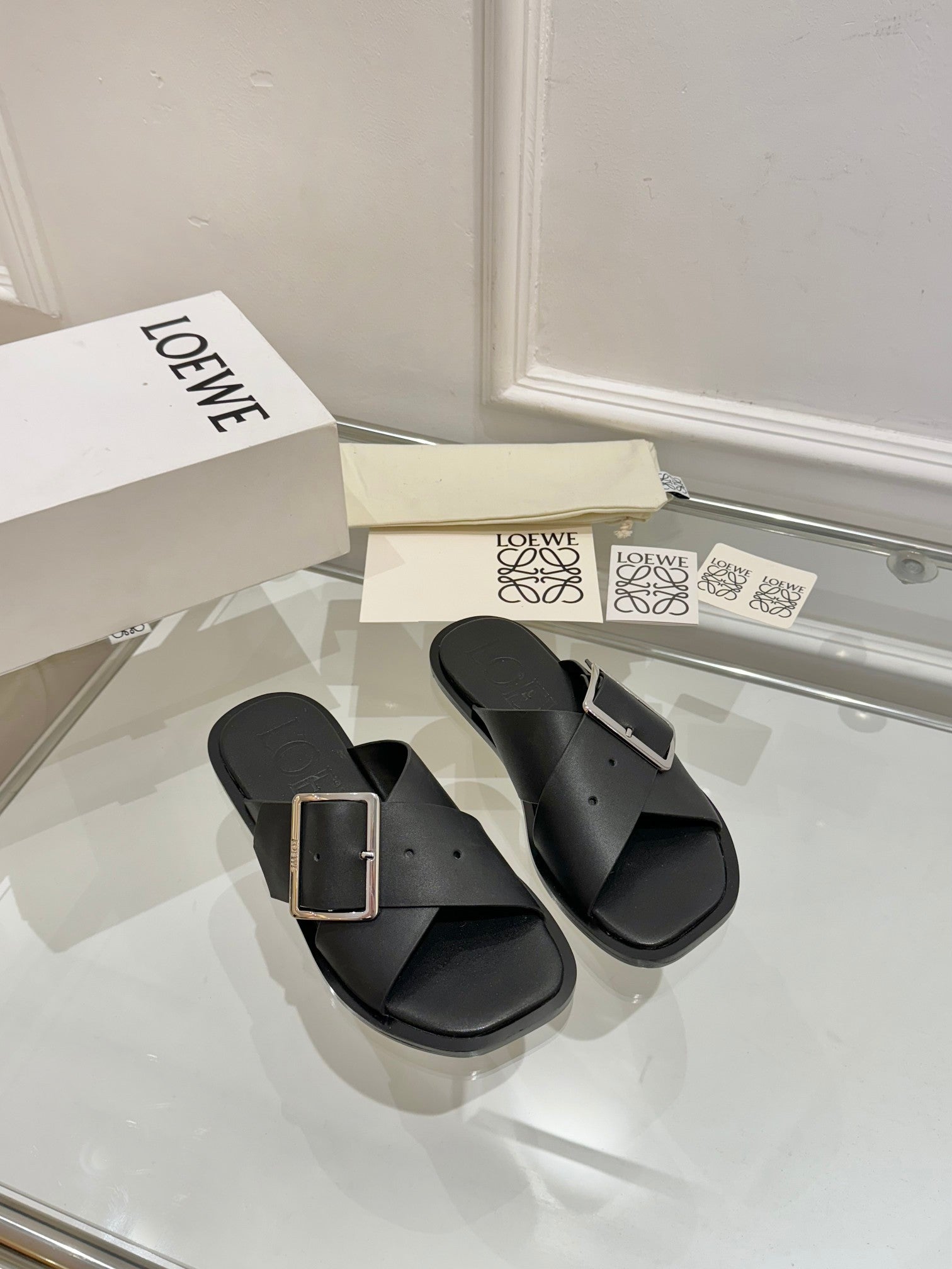 Loewe Petal Buckle Slide Black Leather 881316