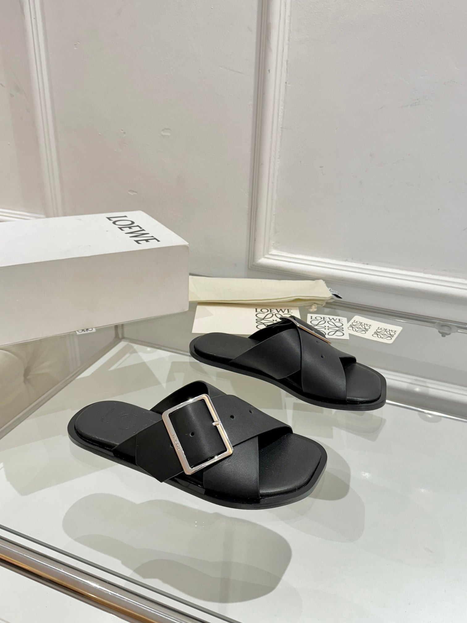 Loewe Petal Buckle Slide Black Leather 881316