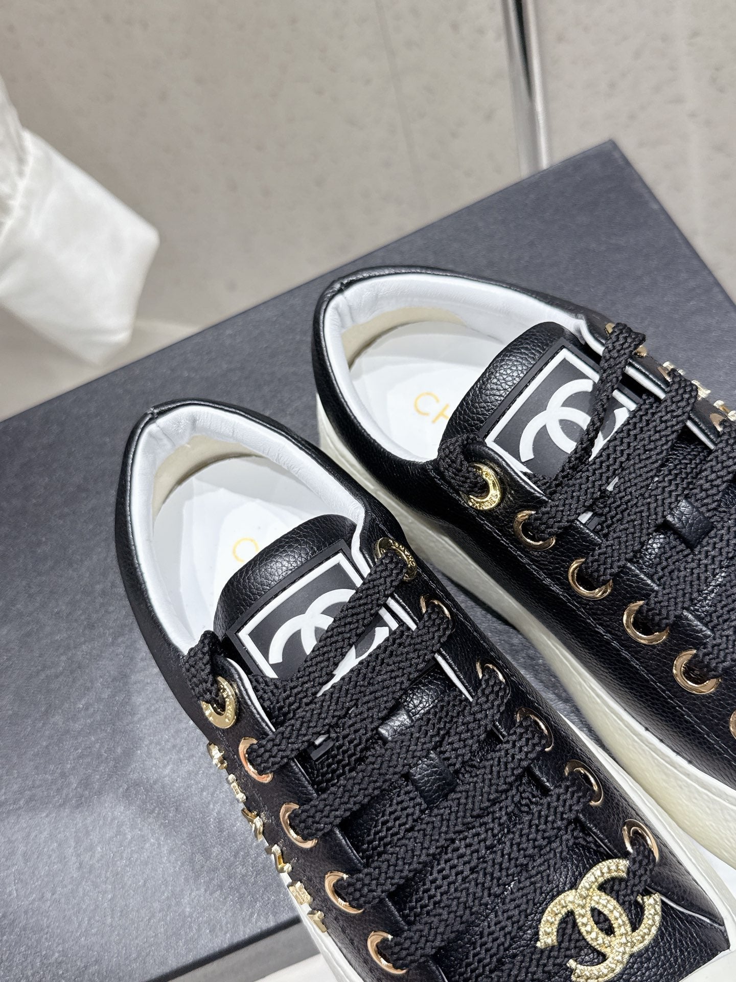 CC Sneaker Black cowhide 204661