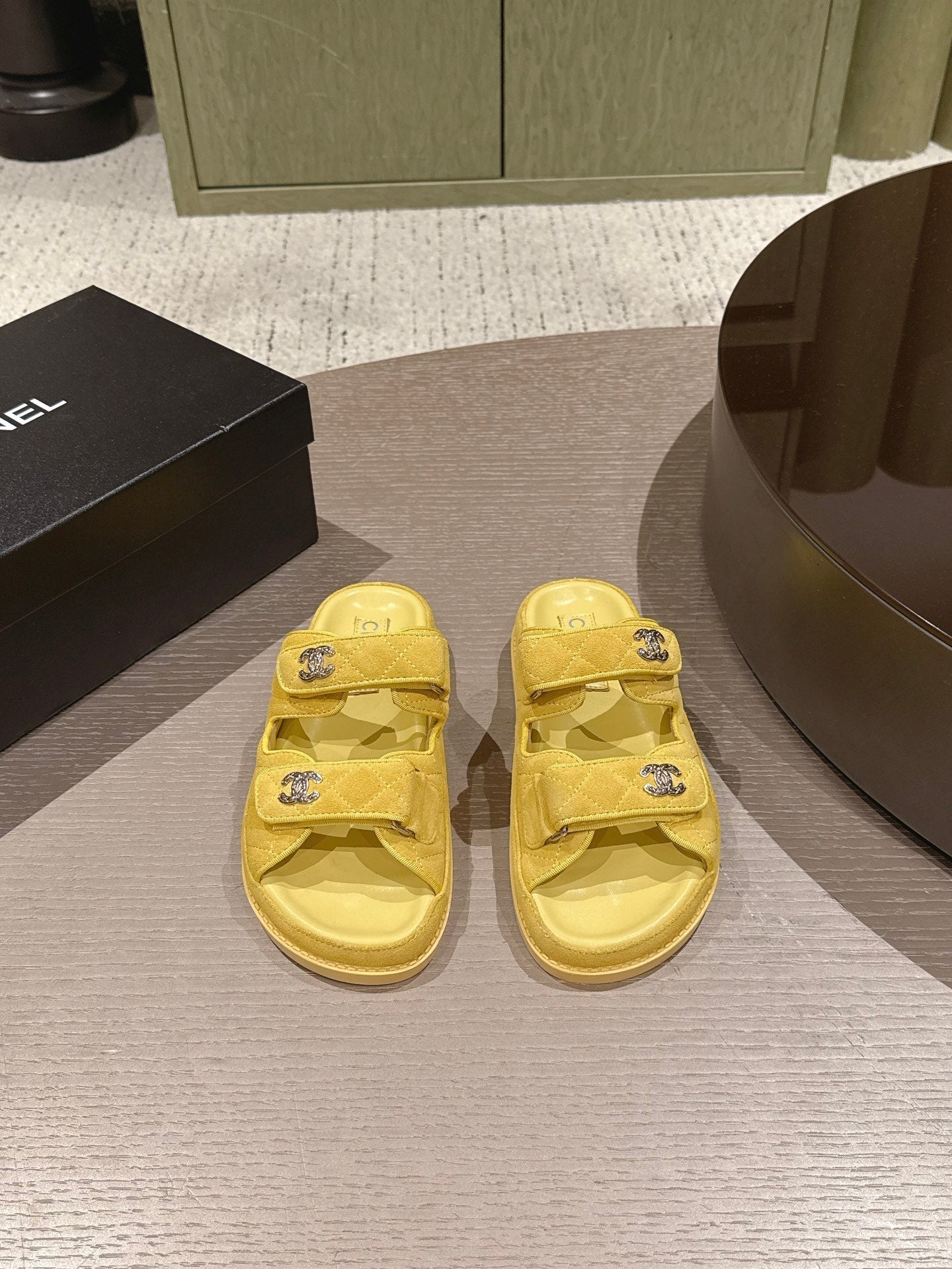 CC 26s Dad Sandal Mule Yellow Suede 762934