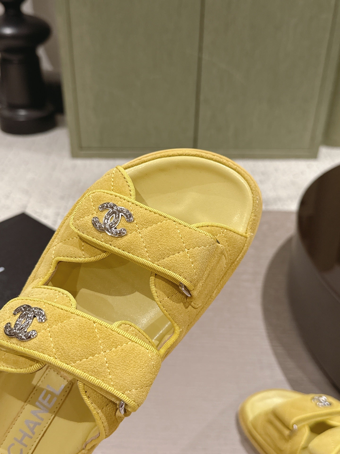 CC 26s Dad Sandal Mule Yellow Suede 762934