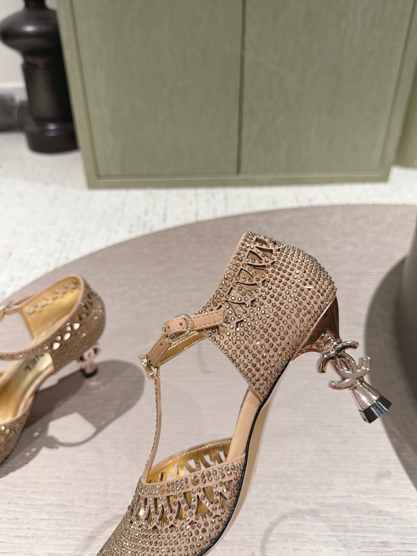 CC 26s T-strap Slingback 6.5cm Gold Lambskin/Rhinestones 917015