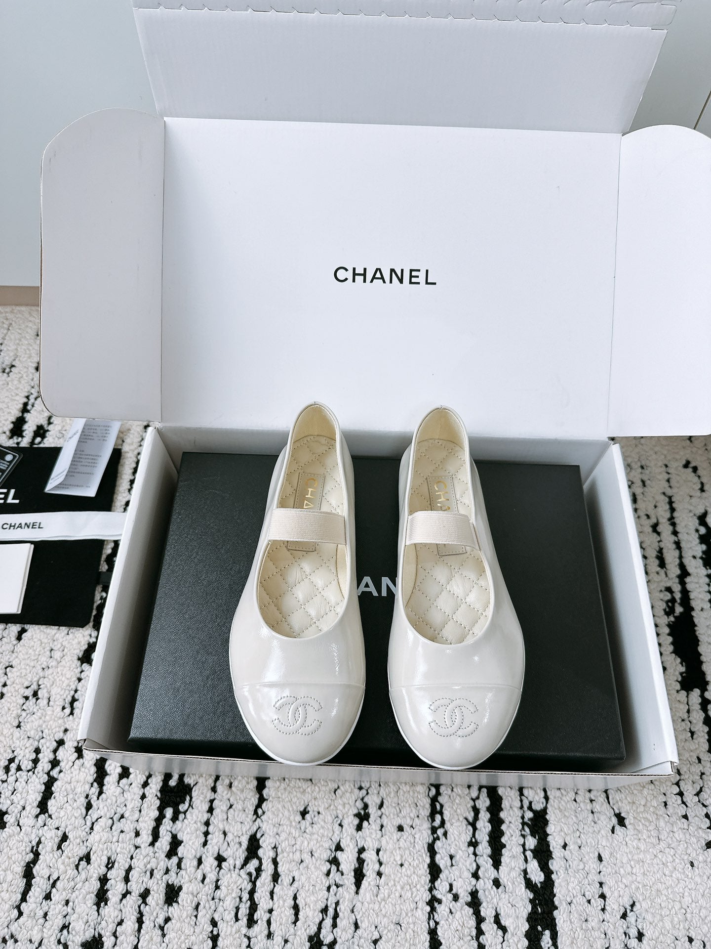 CC Mary Janes 15mm In White Patent Leather 144722