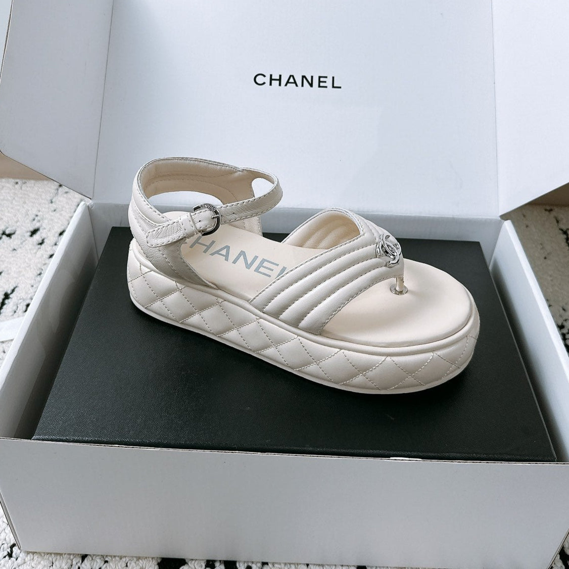 CC Sandals In White Lambskin 144530