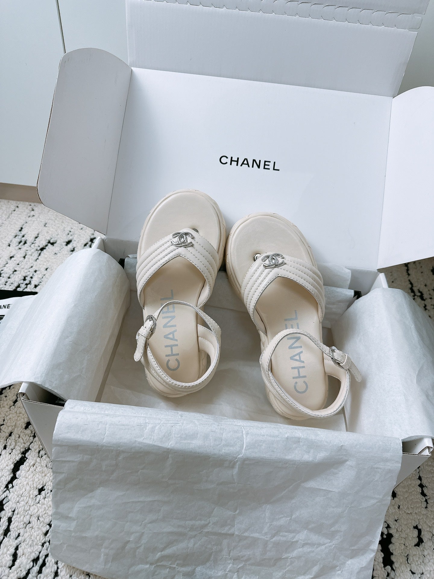 CC Sandals In White Lambskin 144530