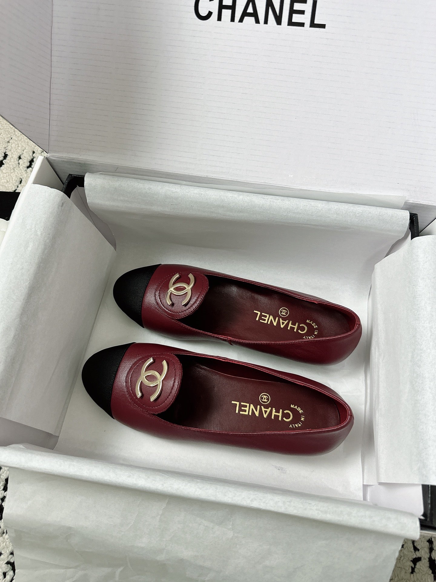 CC SS 2026 Pre Moccasin Black Burgundy Calfskin 628307
